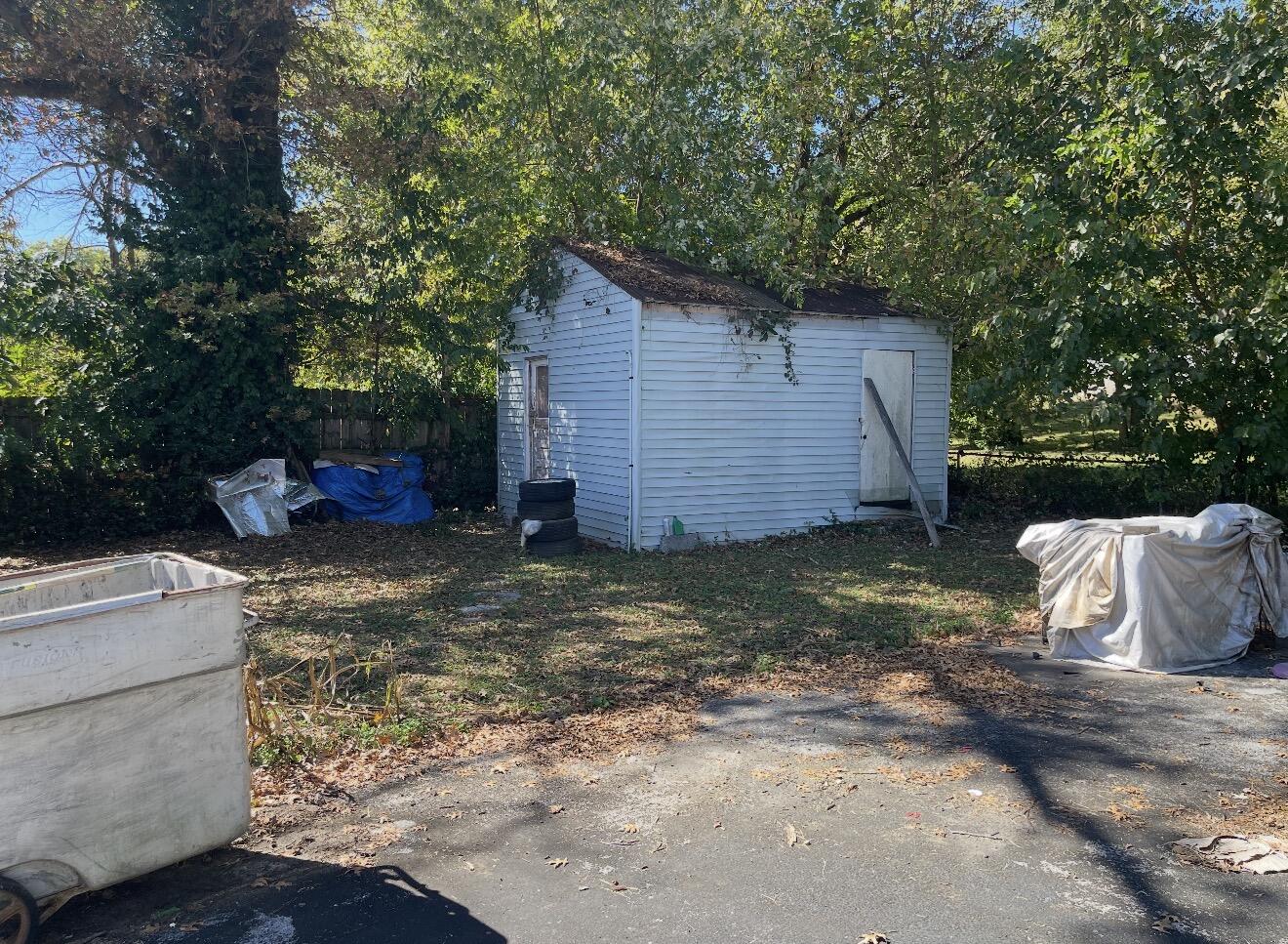 404 Broadway Street Property Photo 5