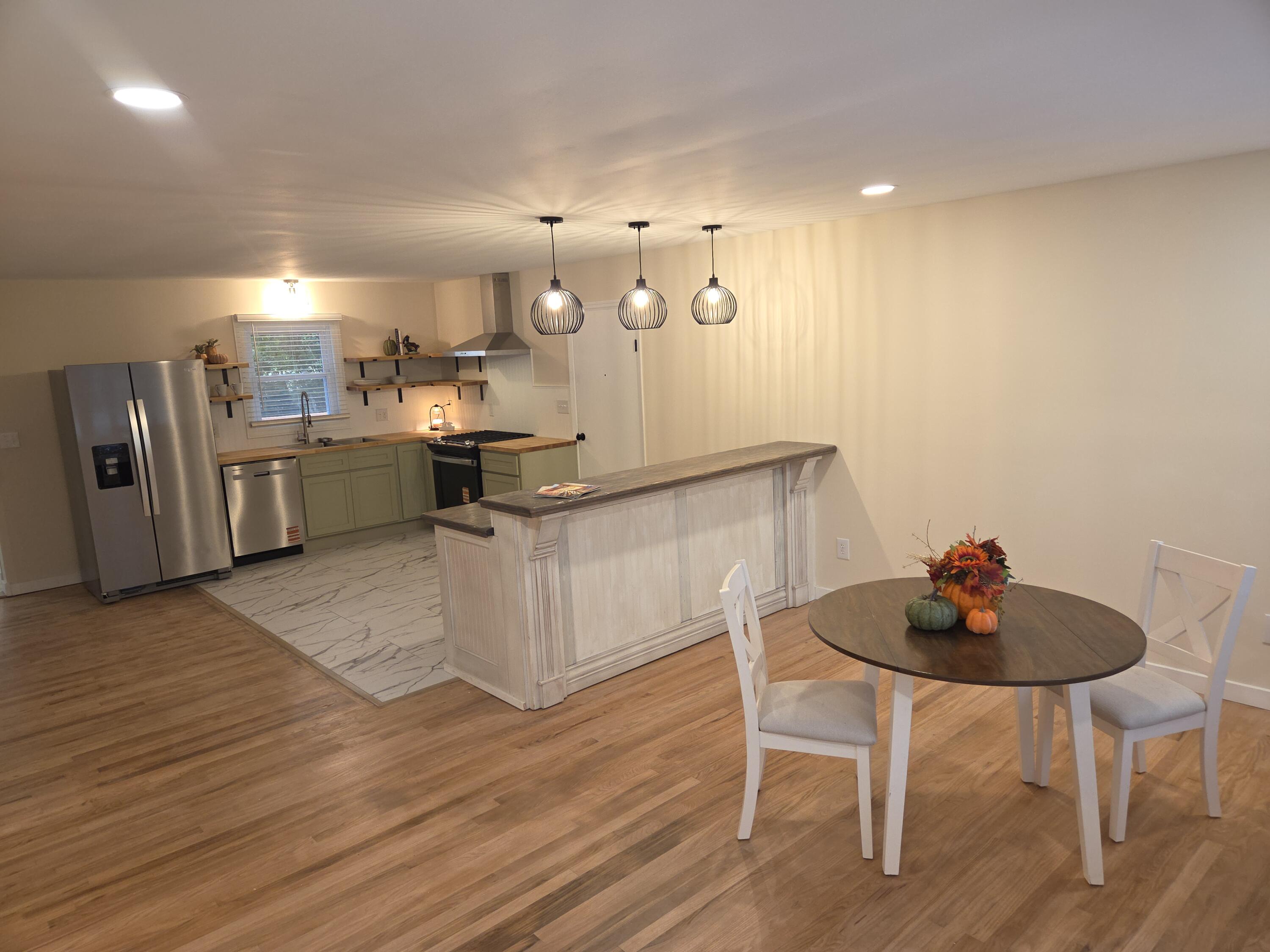 205 Riverside Drive Property Photo 3
