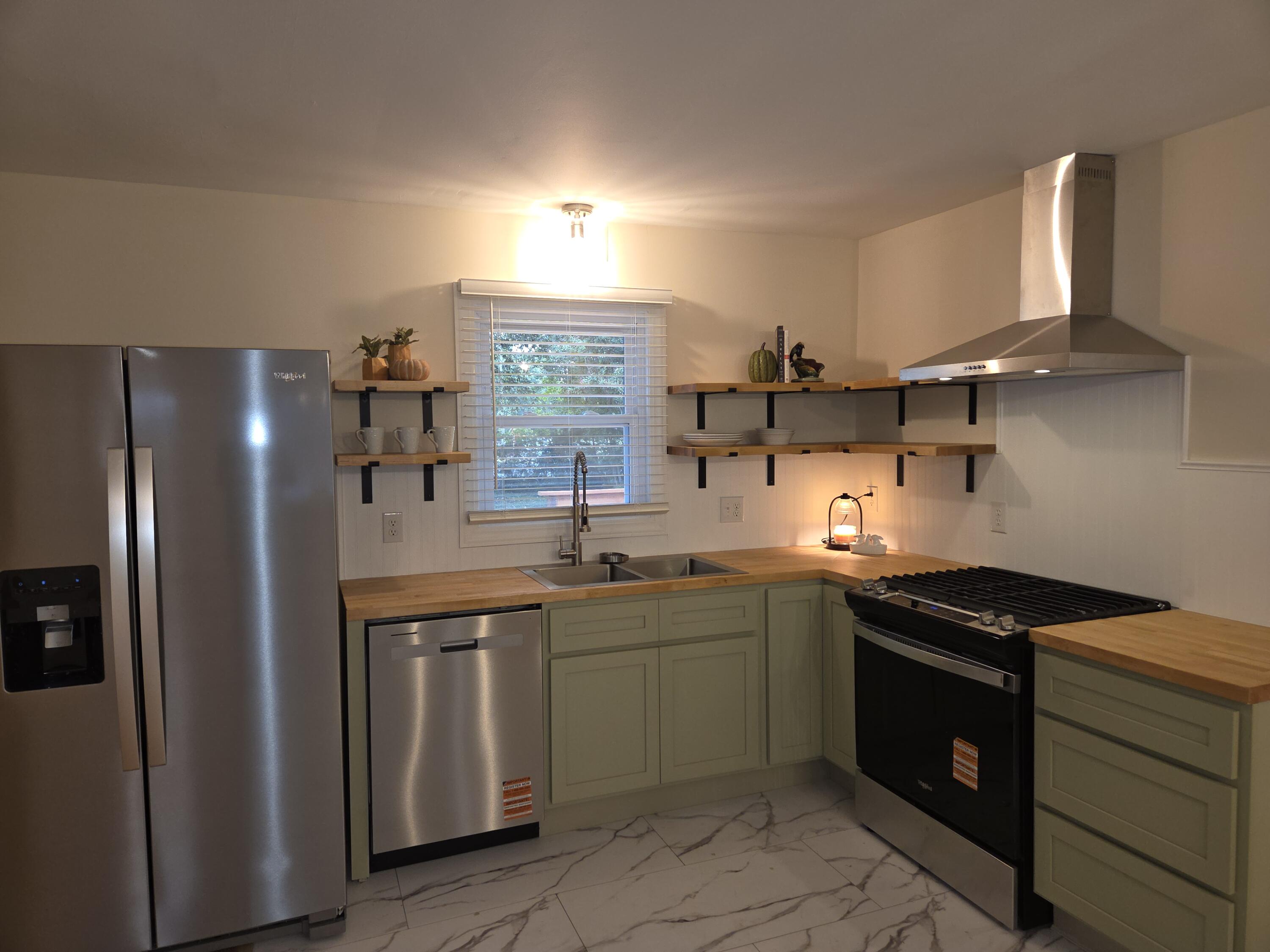 205 Riverside Drive Property Photo 4