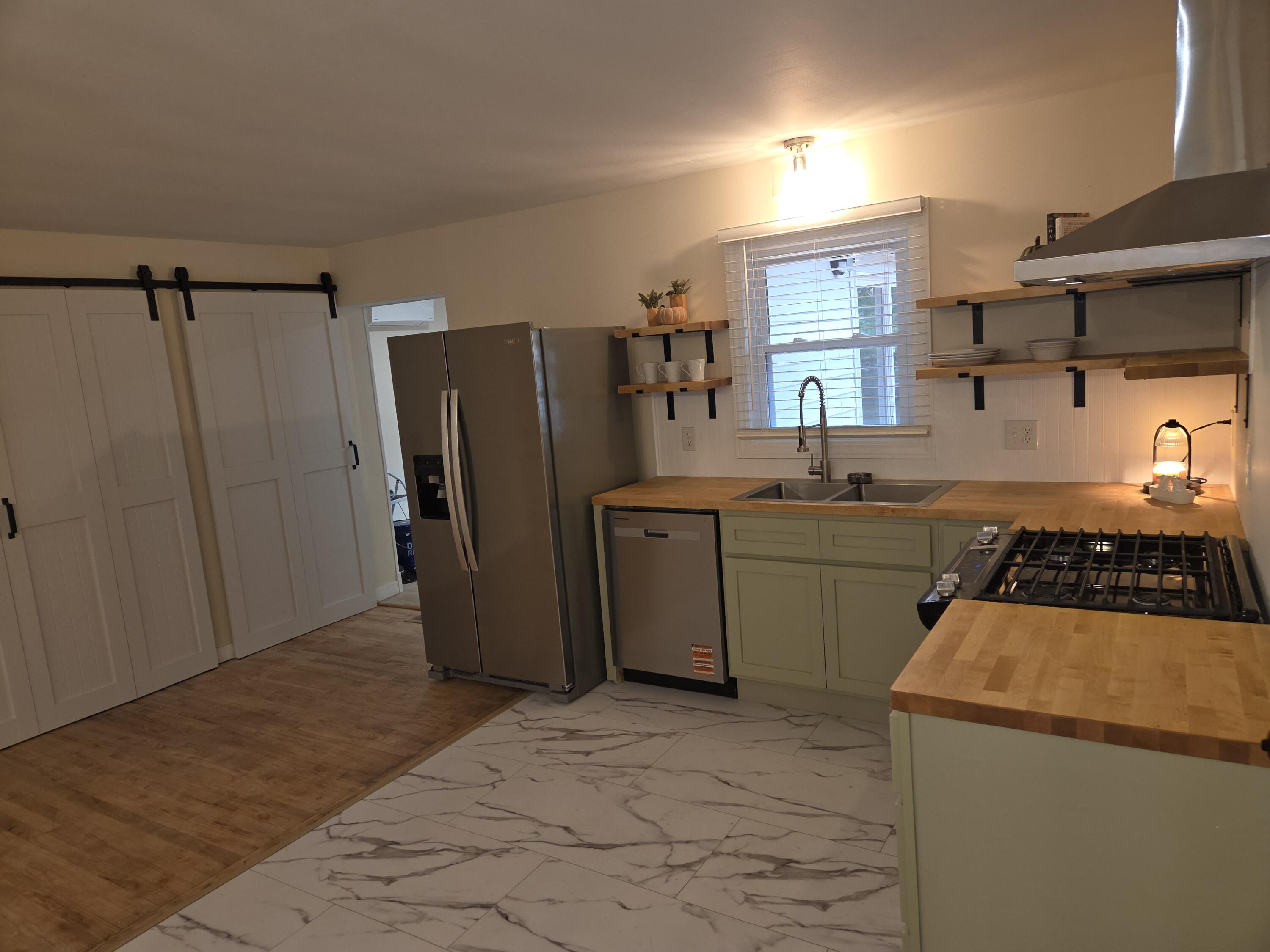 205 Riverside Drive Property Photo 5