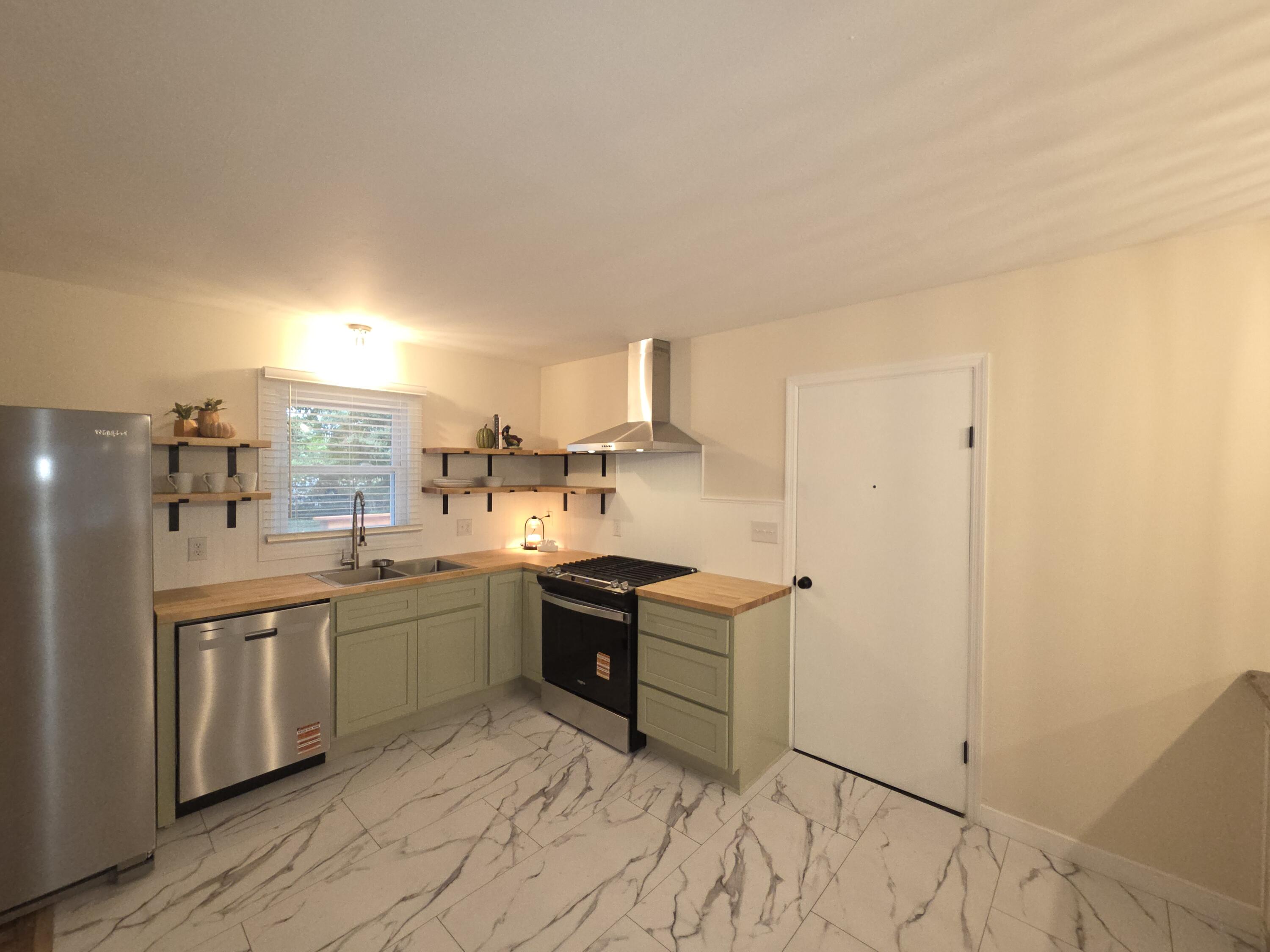 205 Riverside Drive Property Photo 6