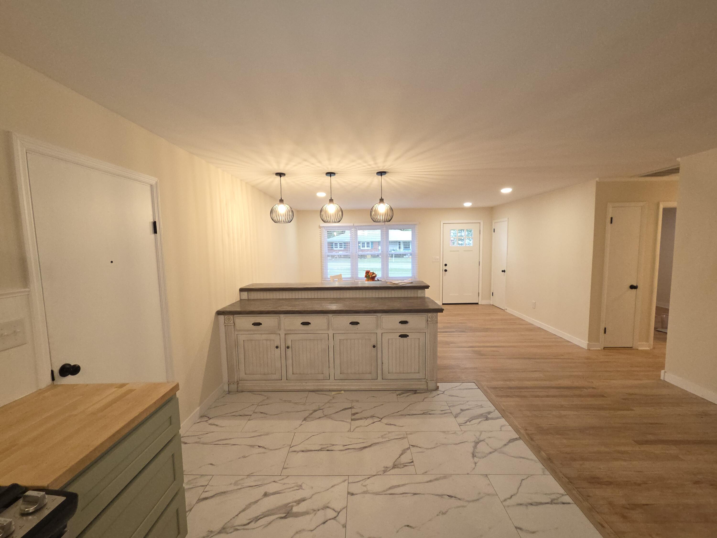 205 Riverside Drive Property Photo 7