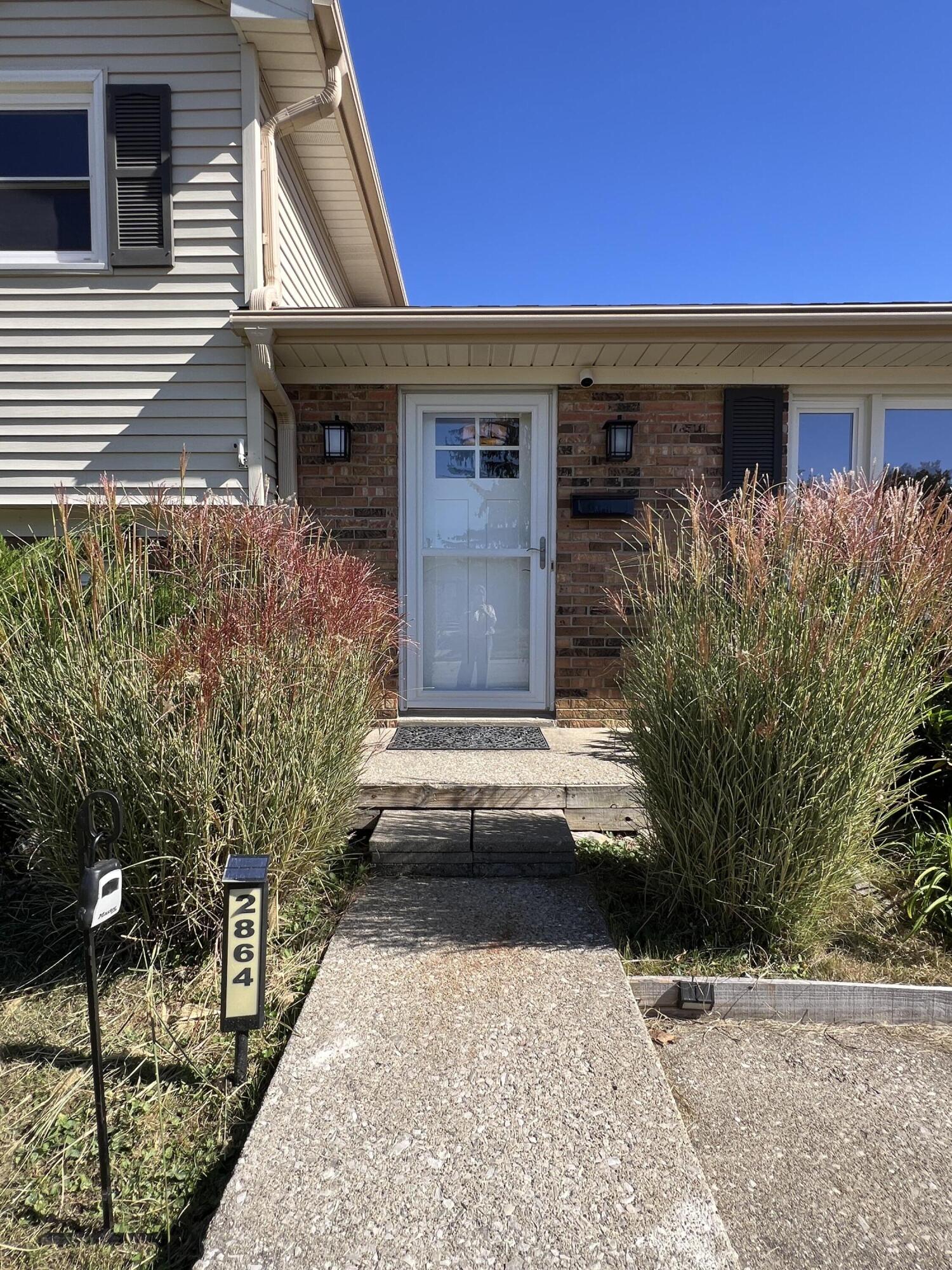 2864 Middlesex Way Property Photo 3