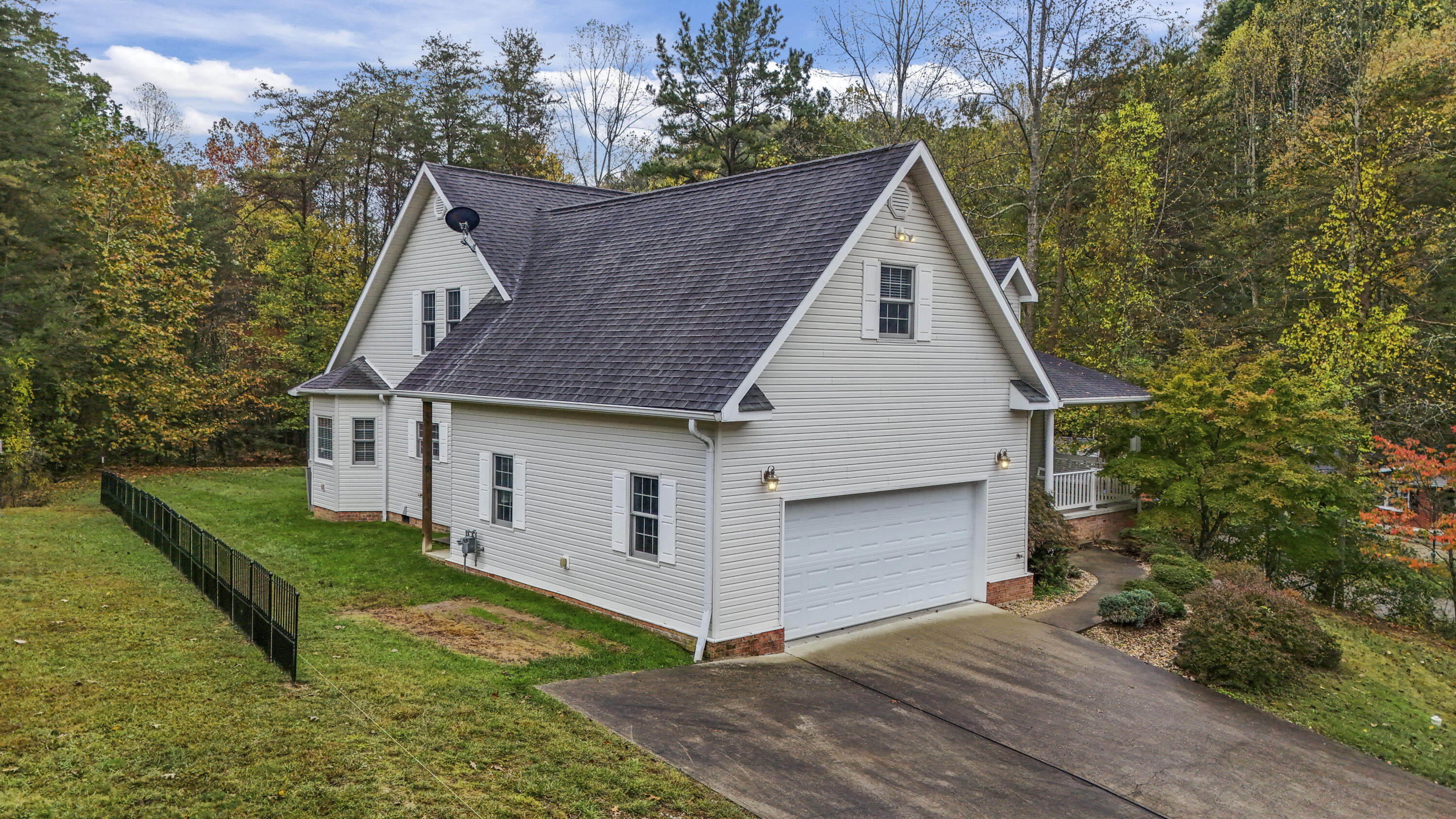 110 Robin Hood Drive Property Photo 4