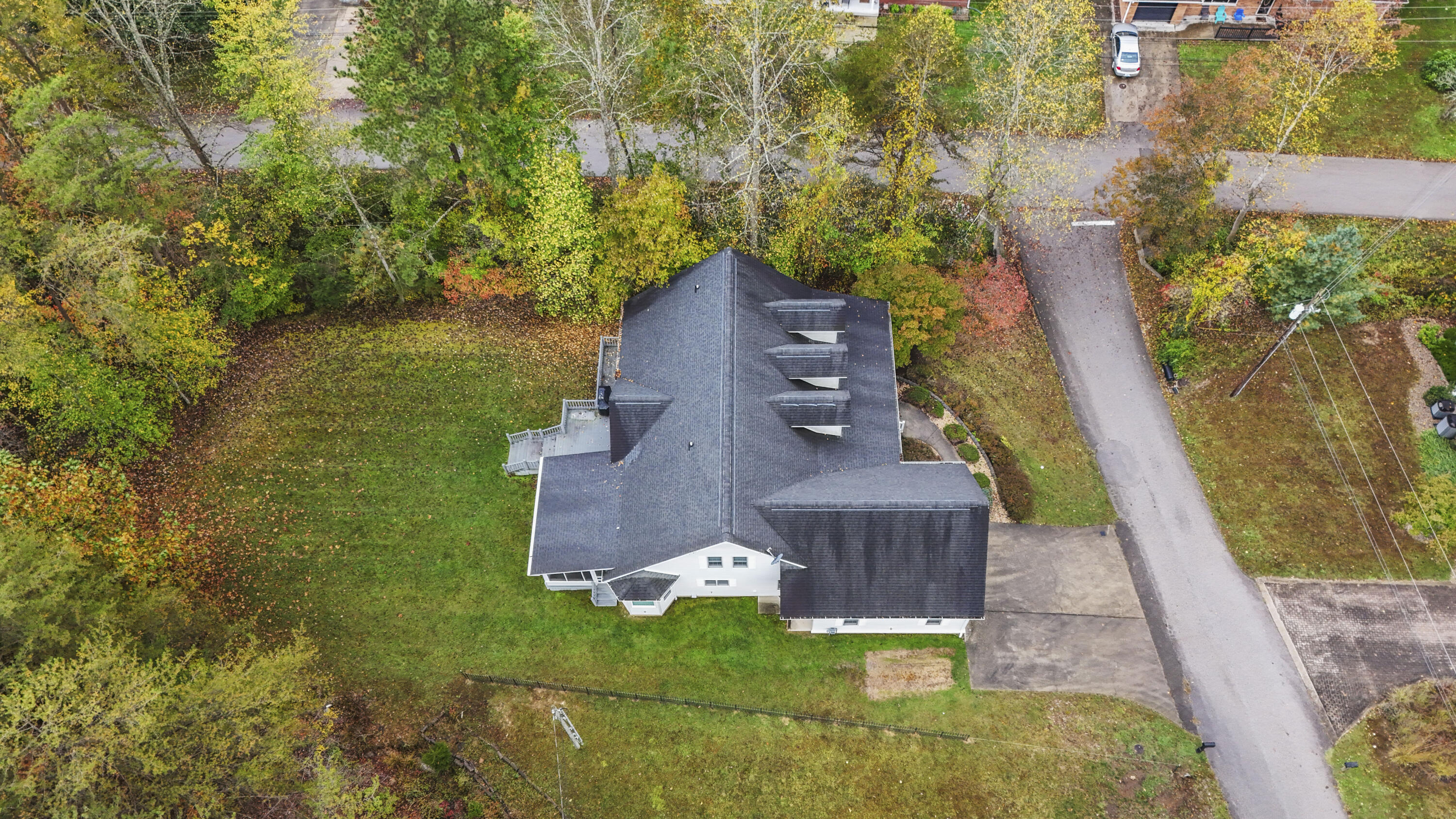 110 Robin Hood Drive Property Photo 6