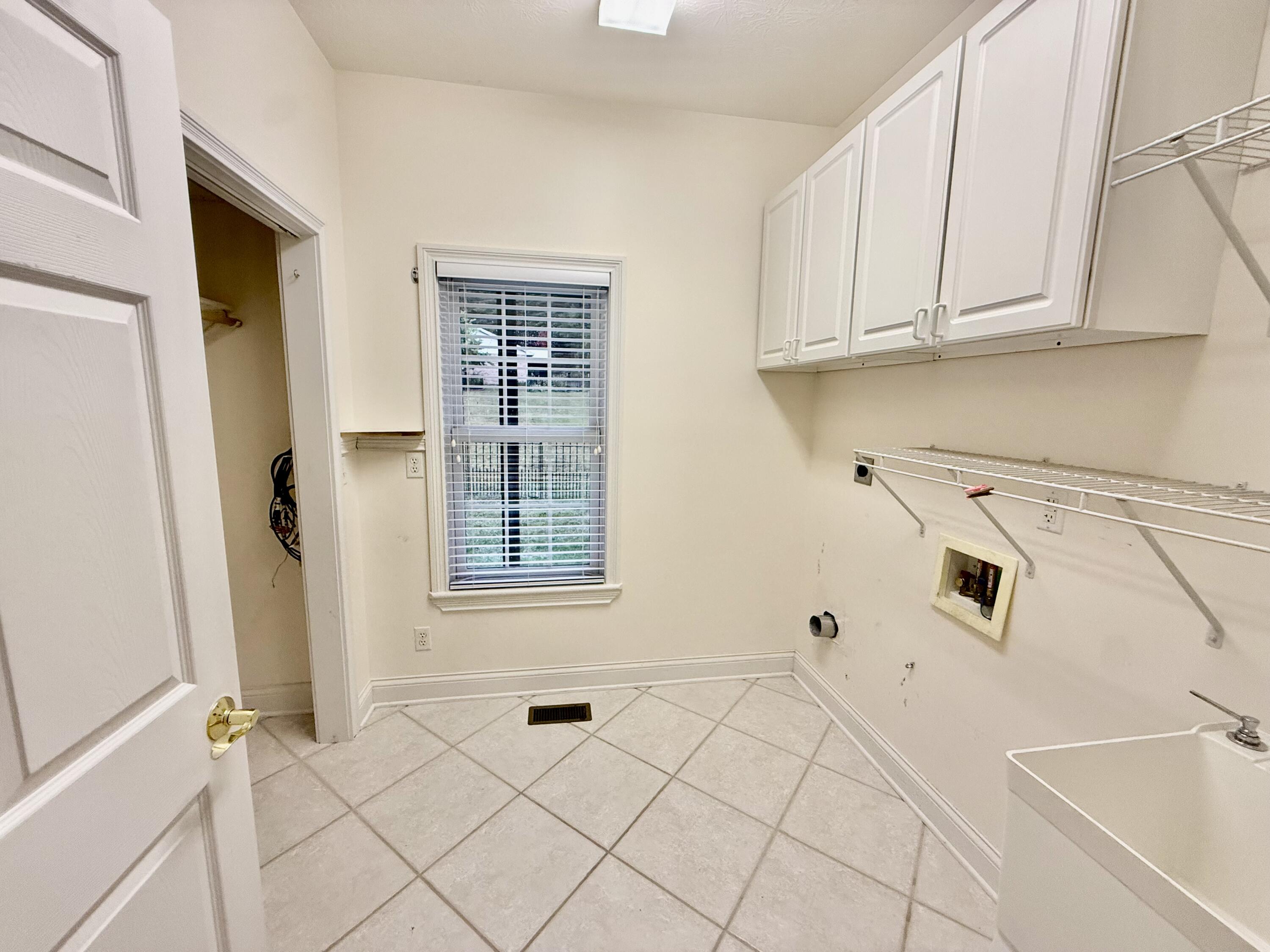 110 Robin Hood Drive Property Photo 25