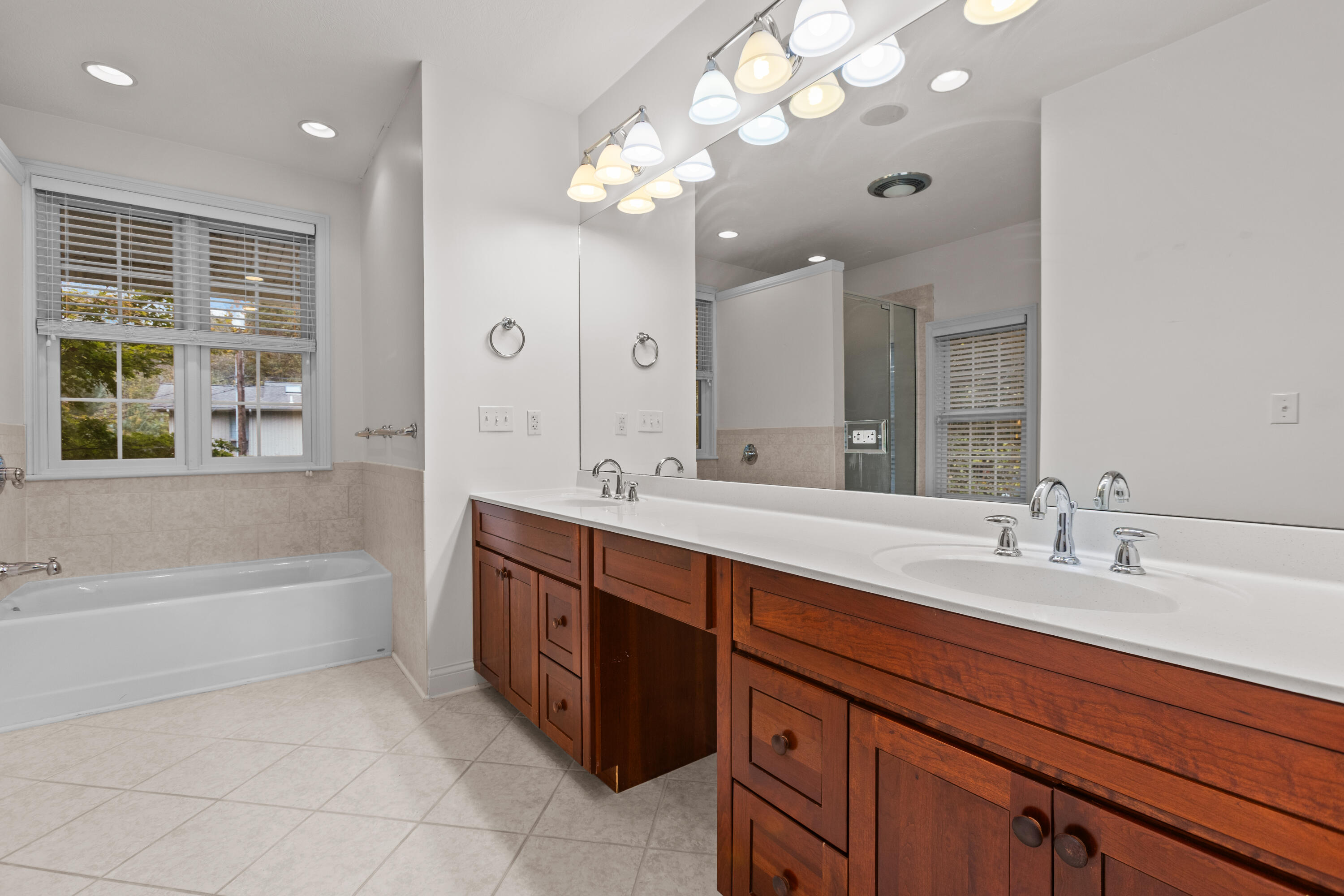 110 Robin Hood Drive Property Photo 43