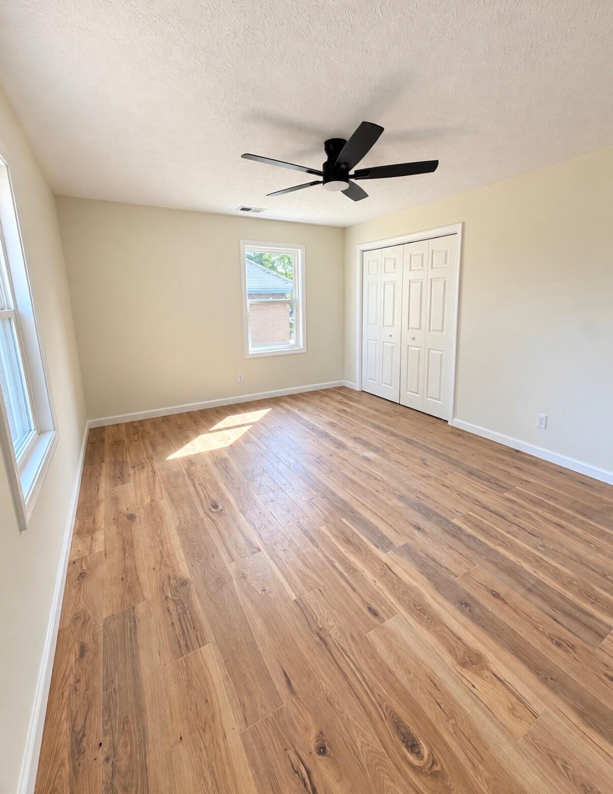 401 Sunset Drive Property Photo 13