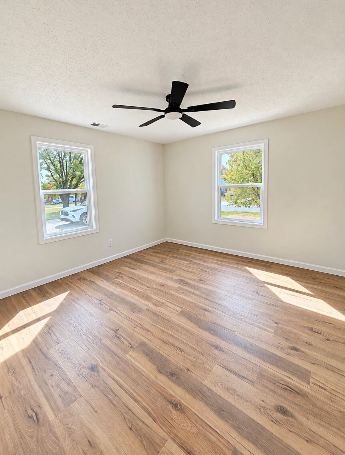 401 Sunset Drive Property Photo 15