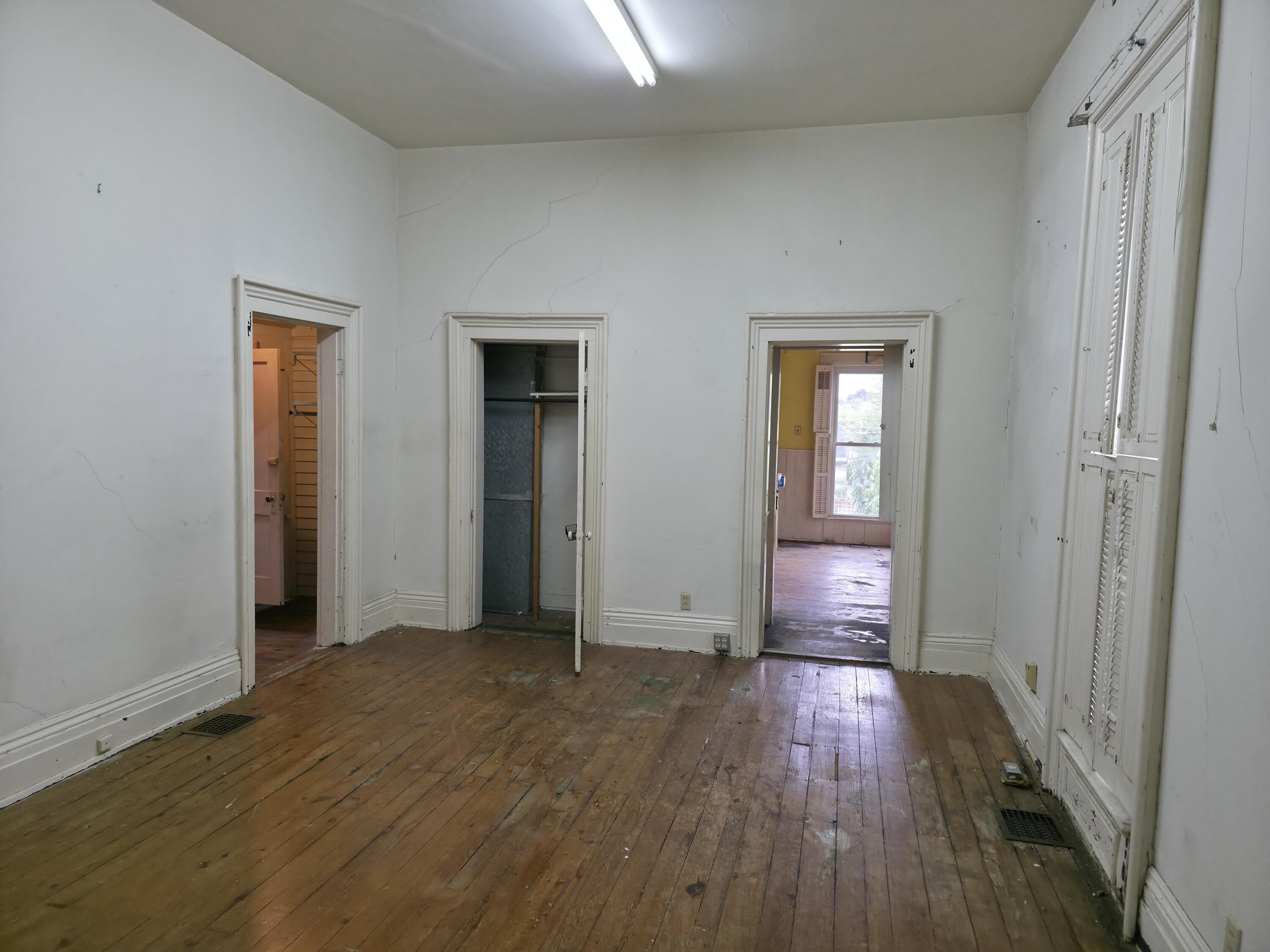 213 Lancaster Avenue Property Photo 10