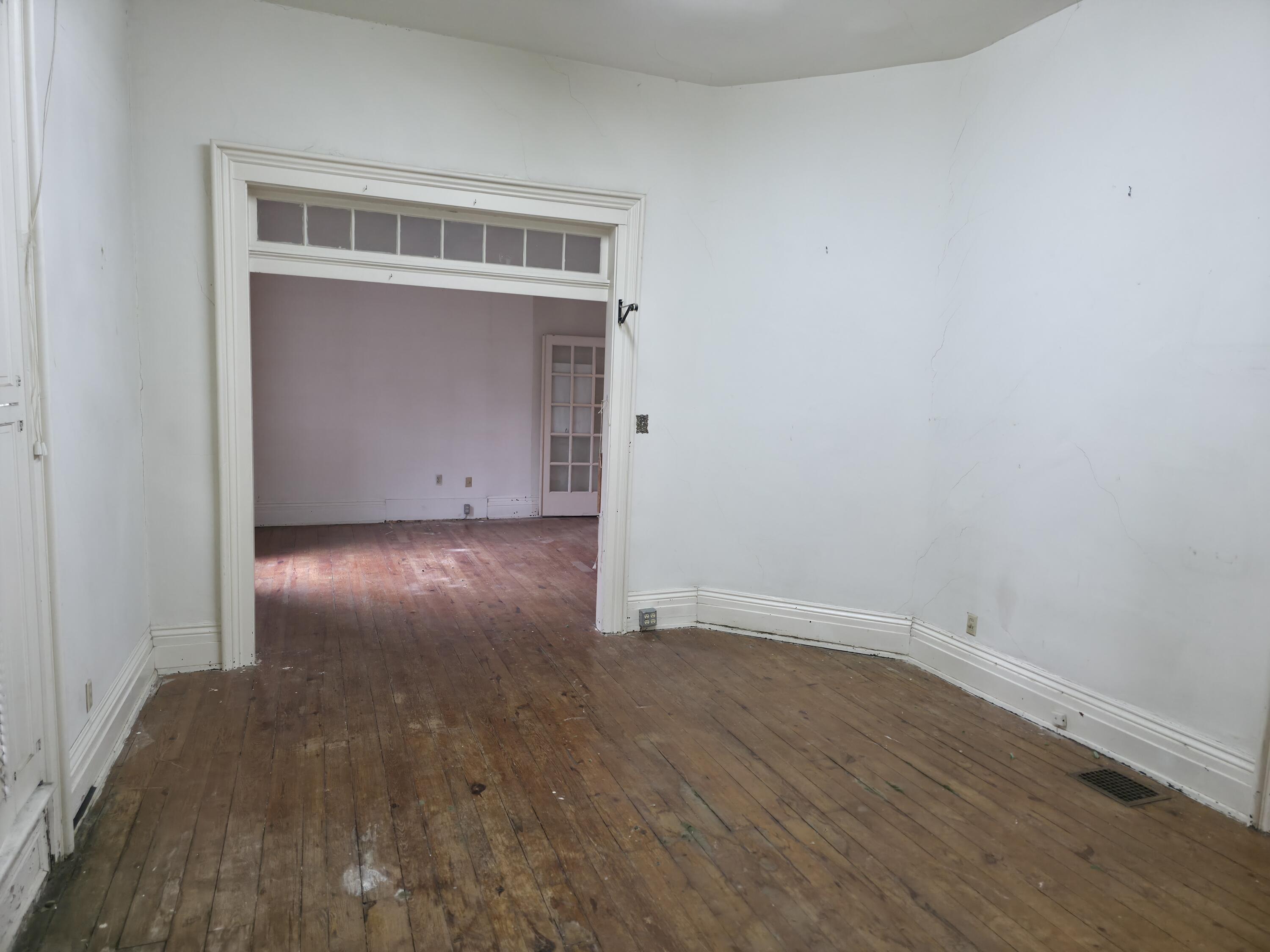 213 Lancaster Avenue Property Photo 12