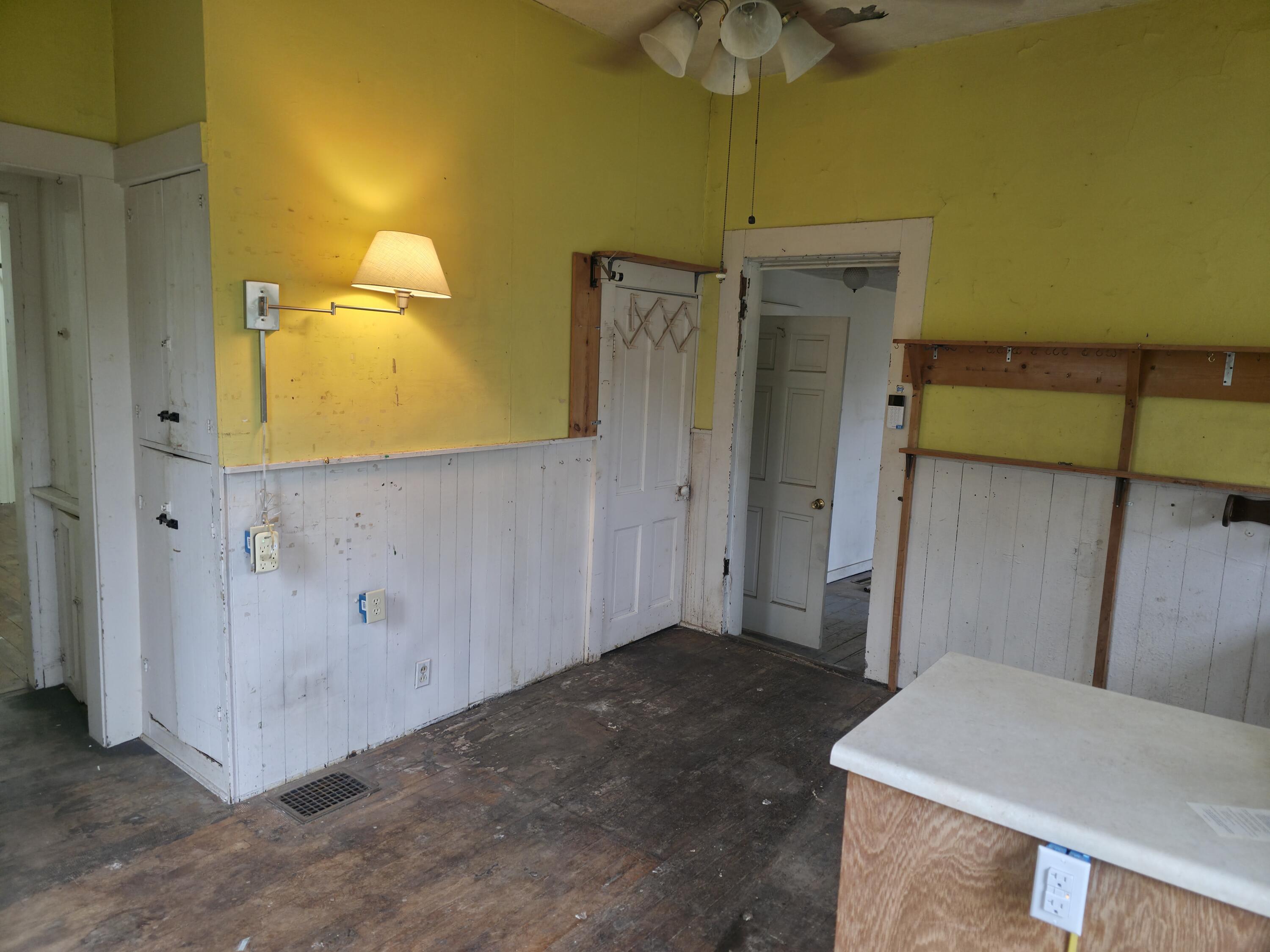 213 Lancaster Avenue Property Photo 14