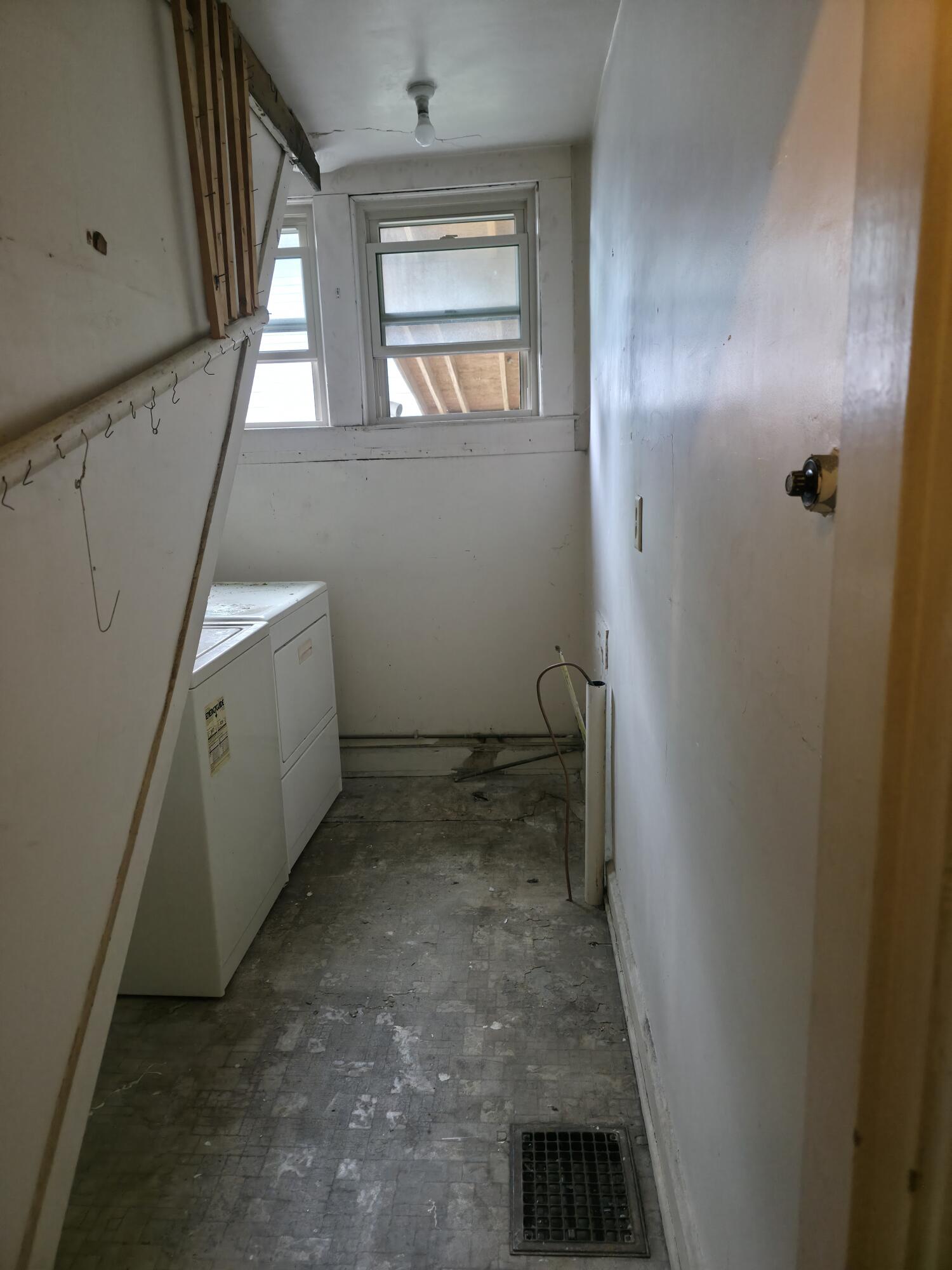 213 Lancaster Avenue Property Photo 23