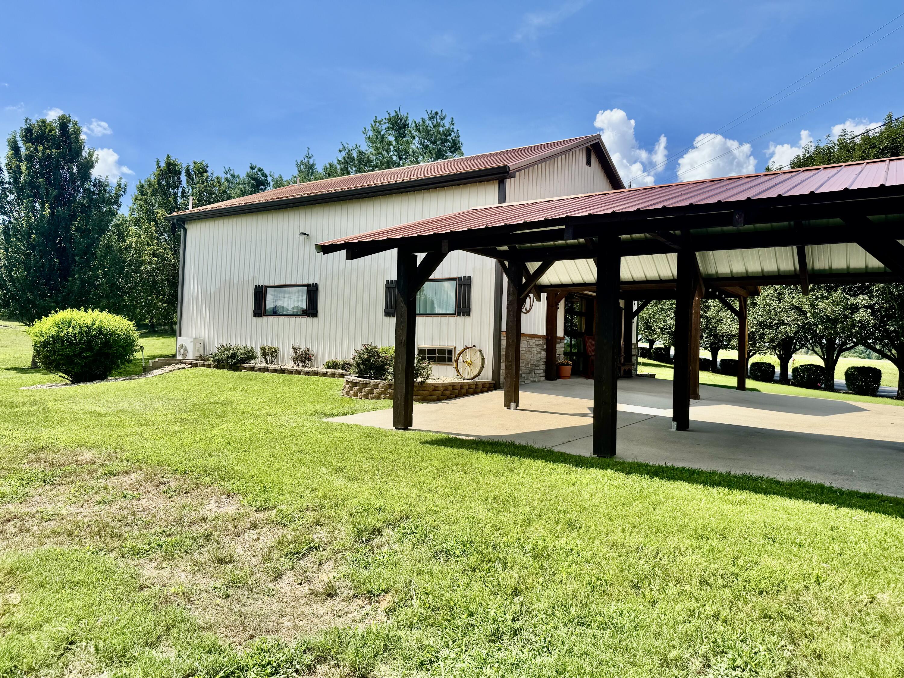 755 Colyer Road Property Photo 4