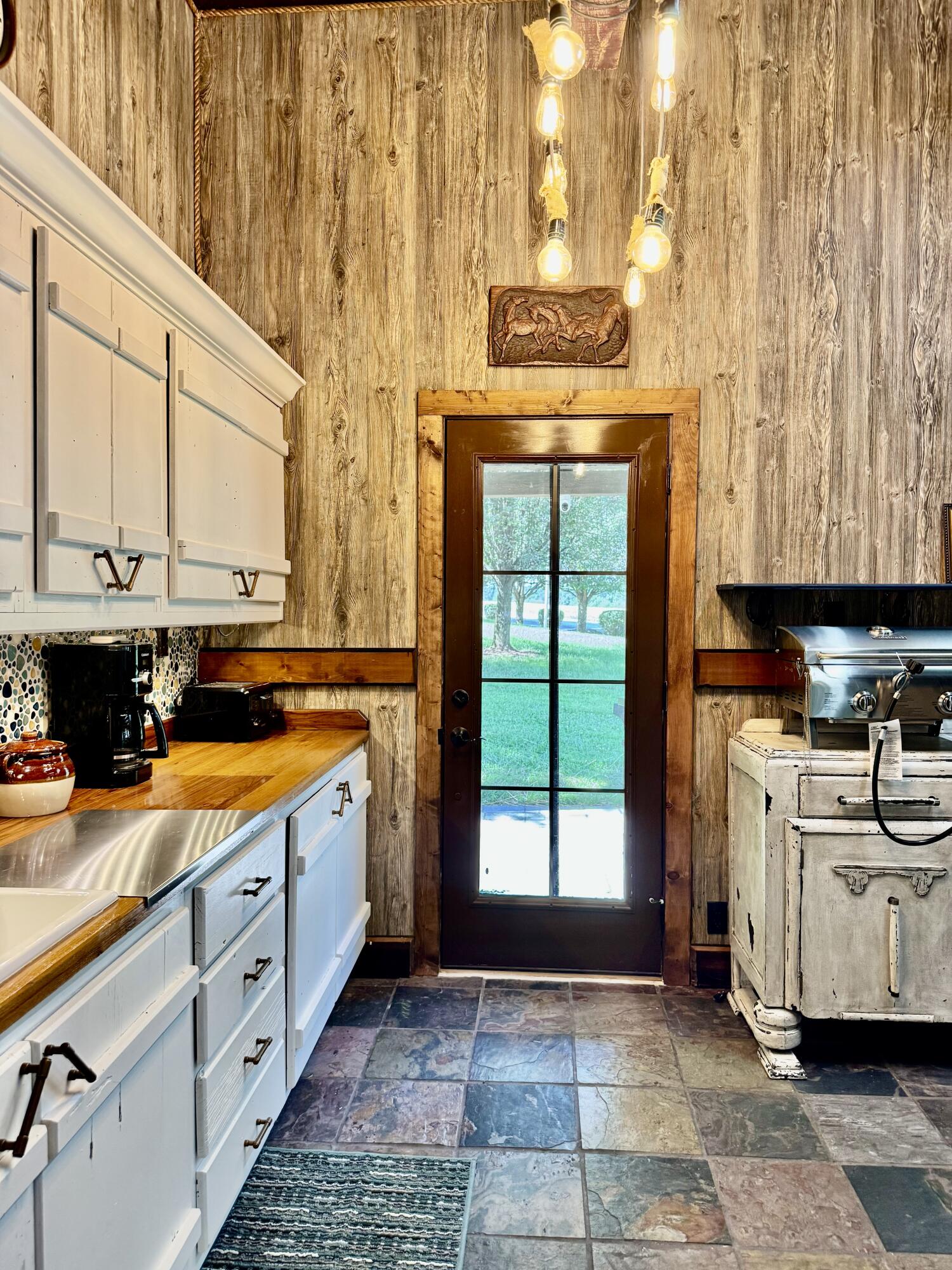 755 Colyer Road Property Photo 18