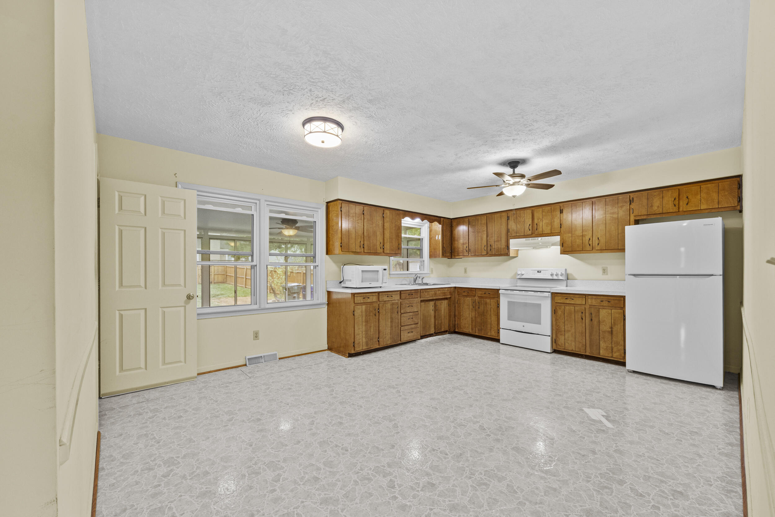 430 Plymouth Drive Property Photo 9