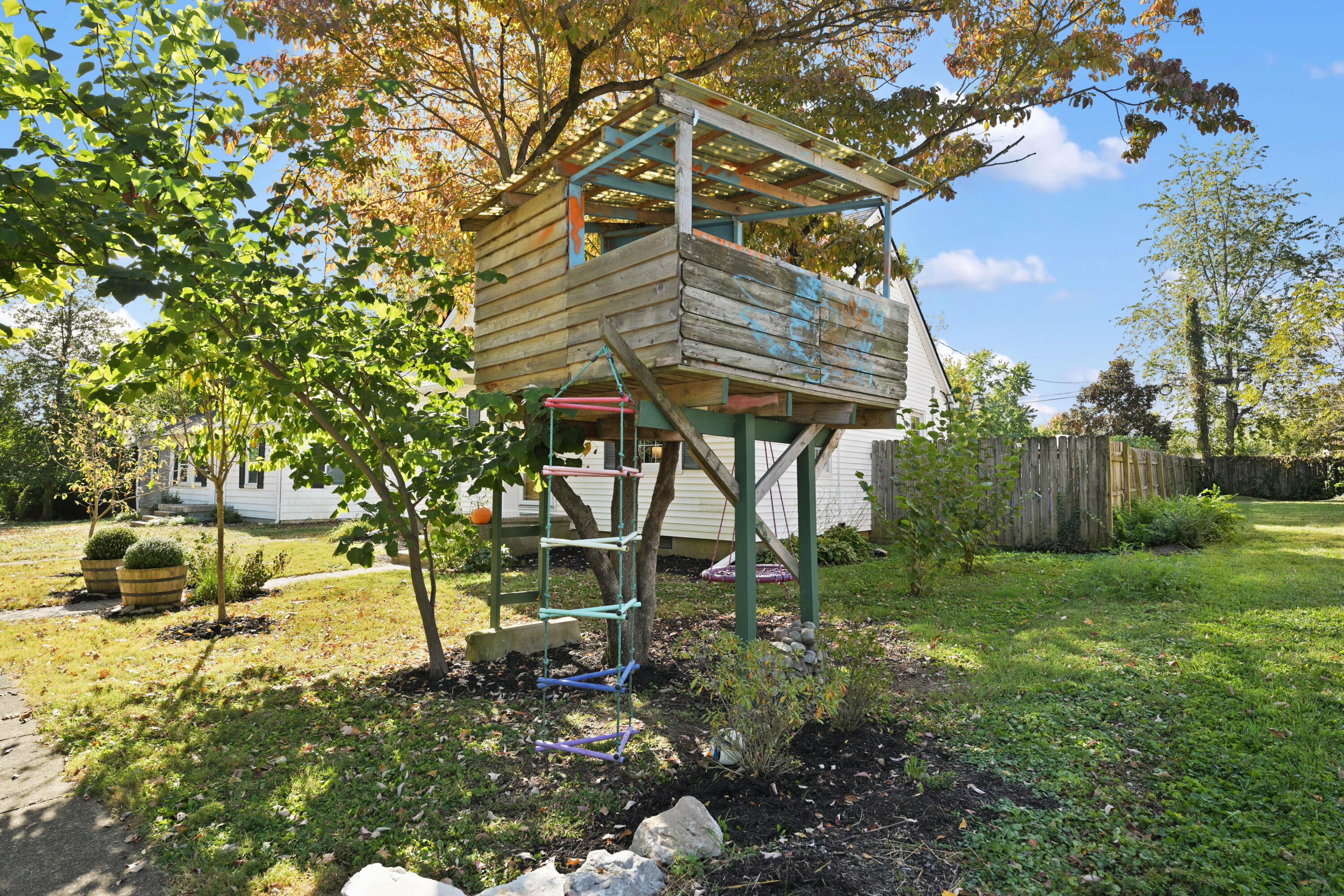 612 Sheridan Drive Property Photo 9
