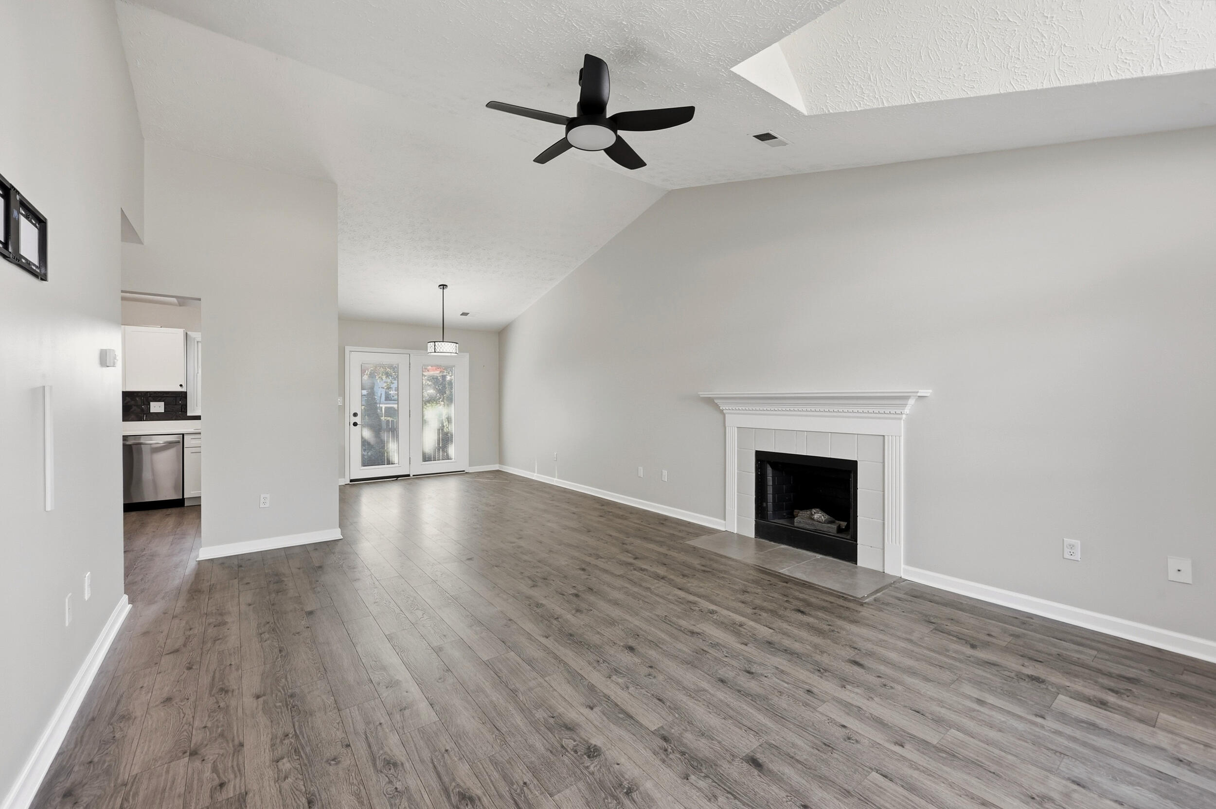 3624 Cottage Circle Property Photo 5