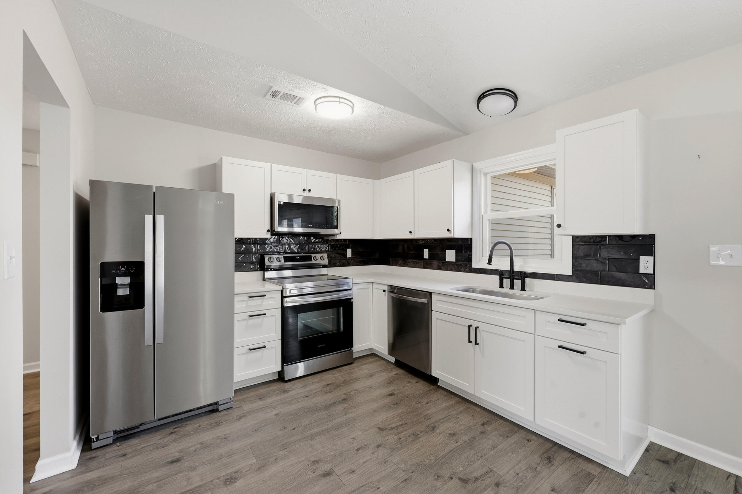 3624 Cottage Circle Property Photo 9