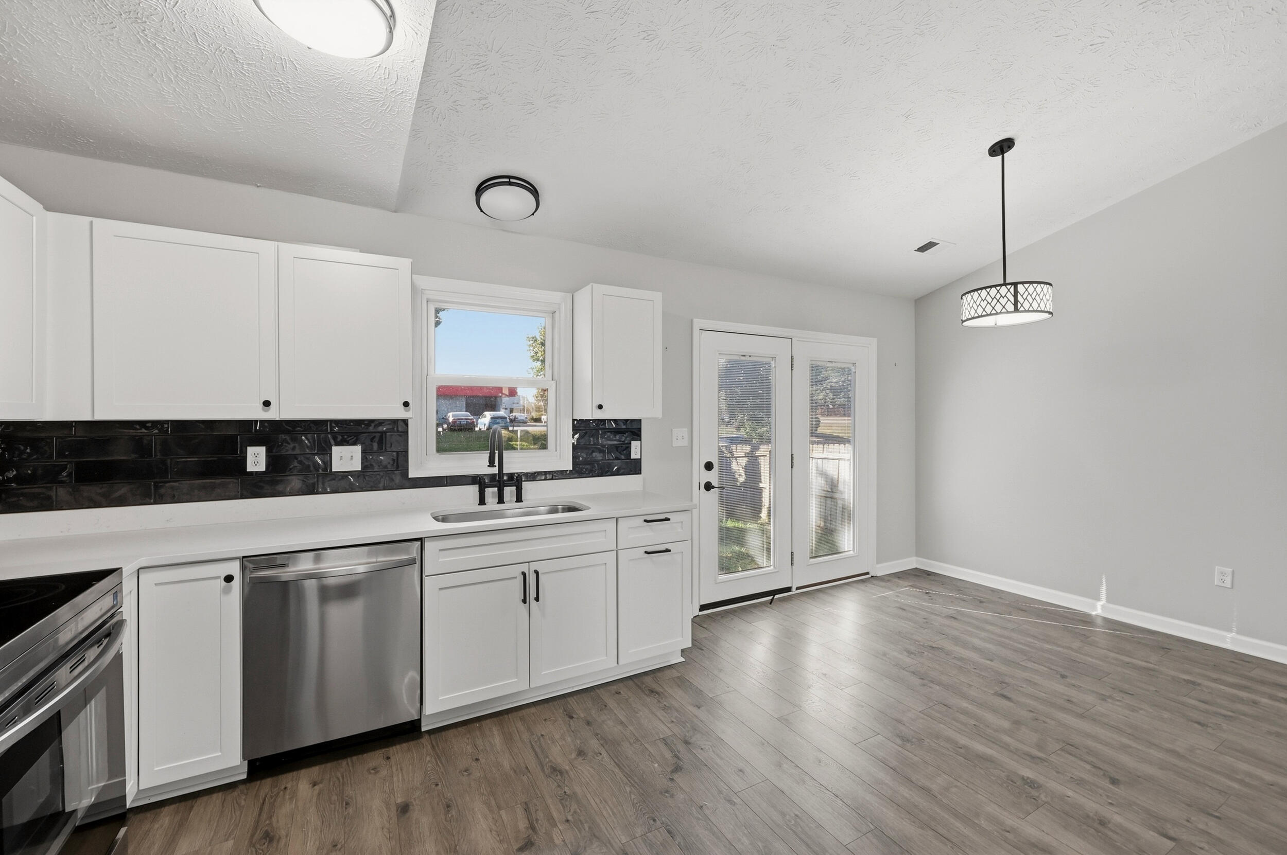 3624 Cottage Circle Property Photo 11