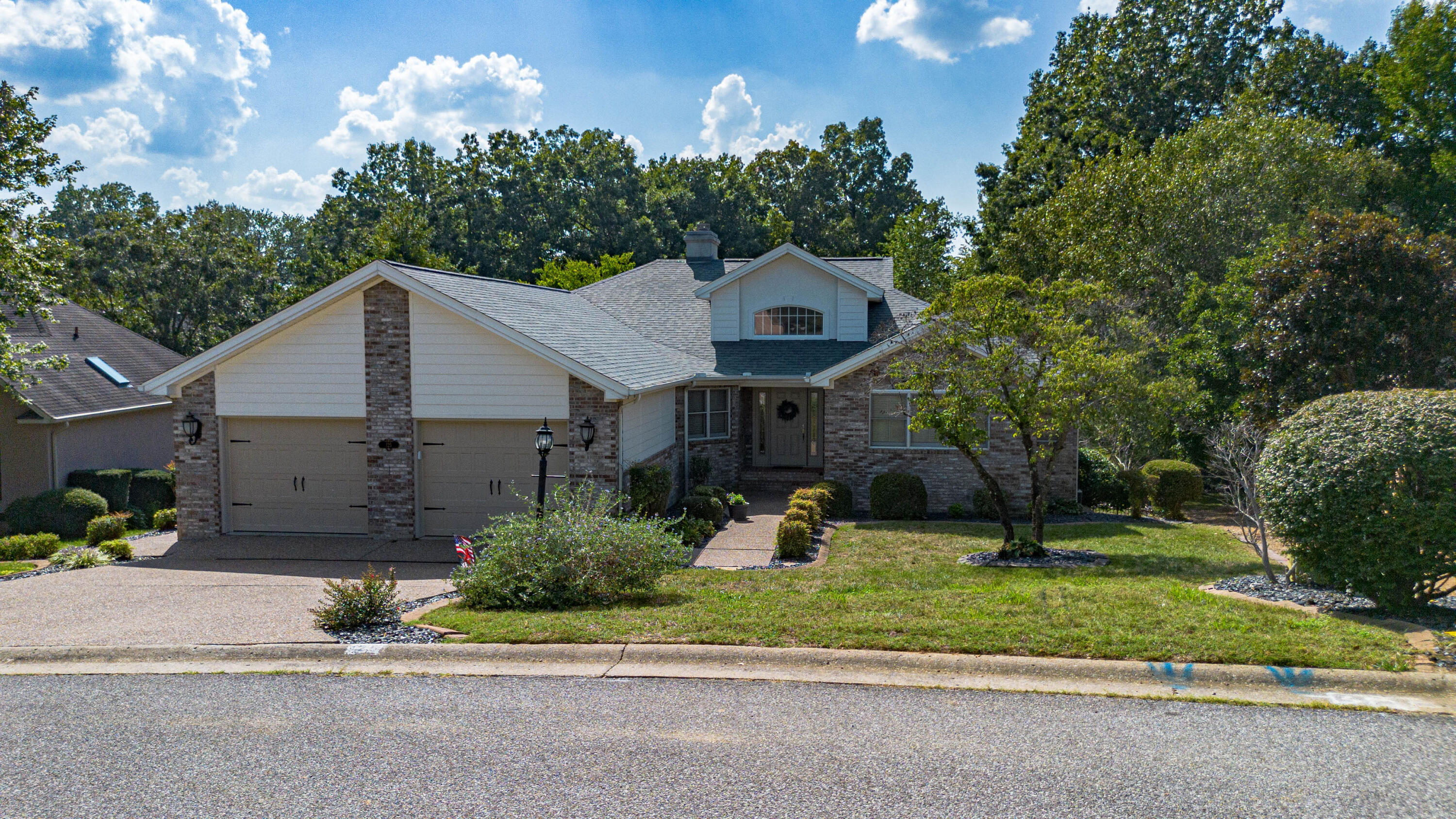 125 Forest View Cove Property Photo 1