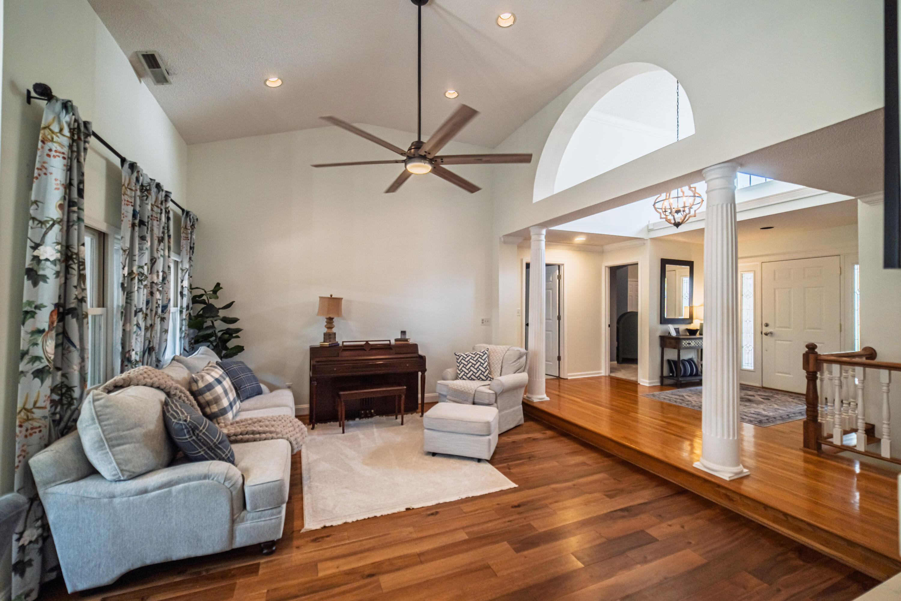 125 Forest View Cove Property Photo 8