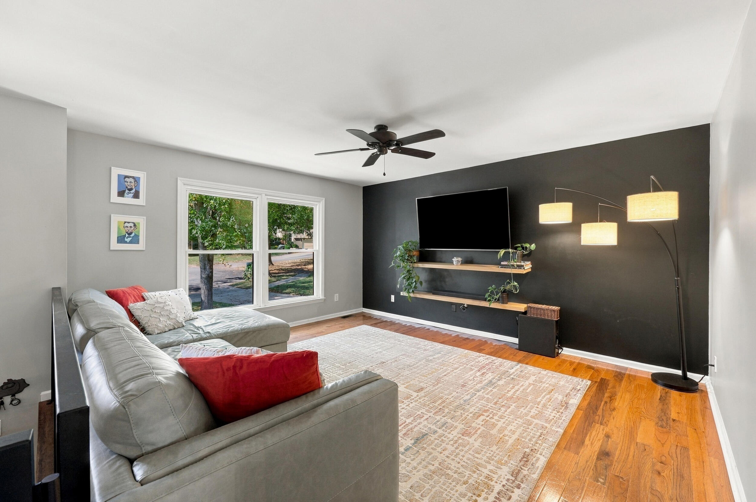 1864 Farmview Drive Property Photo 4