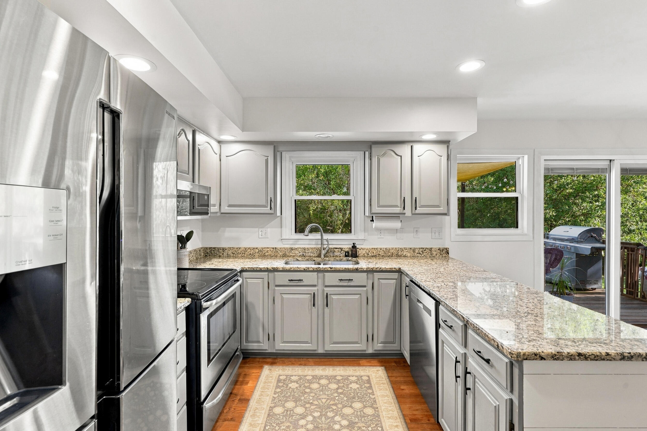 1864 Farmview Drive Property Photo 8