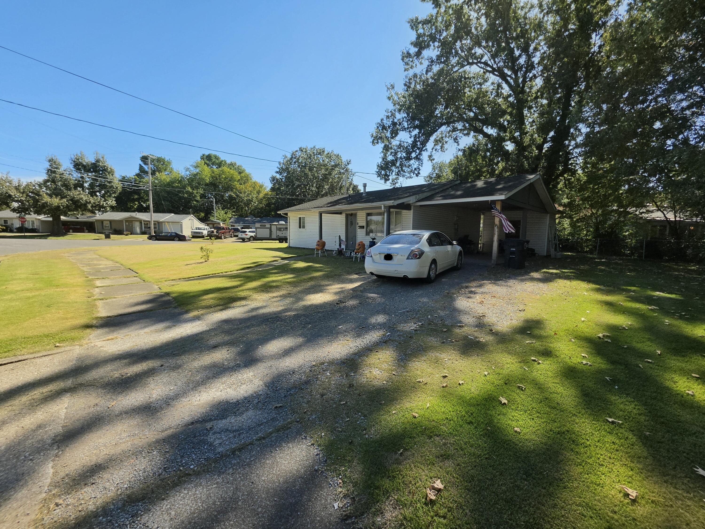 1932 S 25th Street Property Photo 2