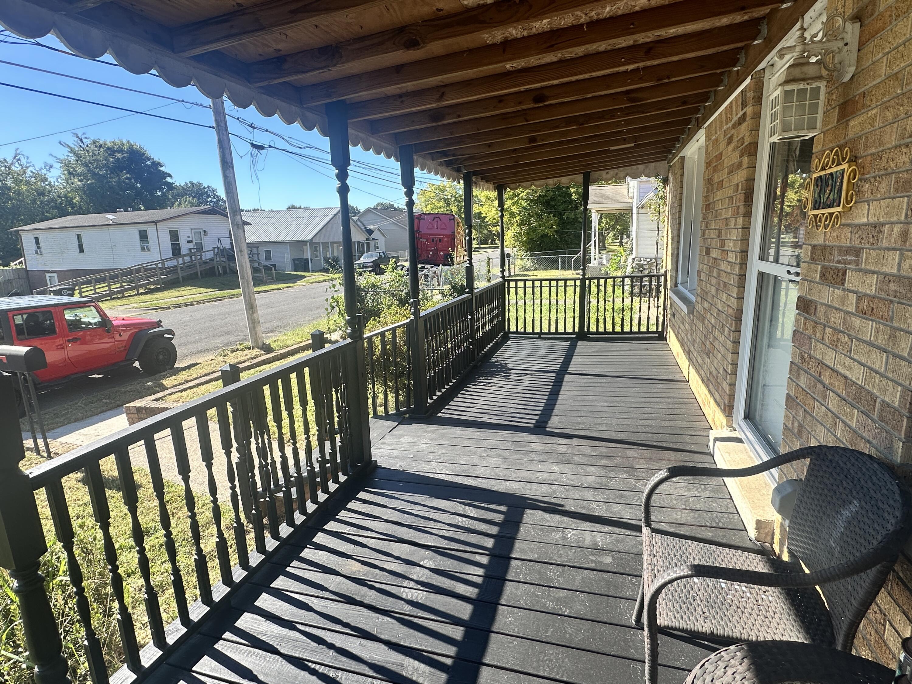 321 Hays Avenue Property Photo 3