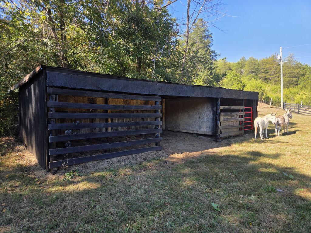 200 S Lick Branch Road Property Photo 17
