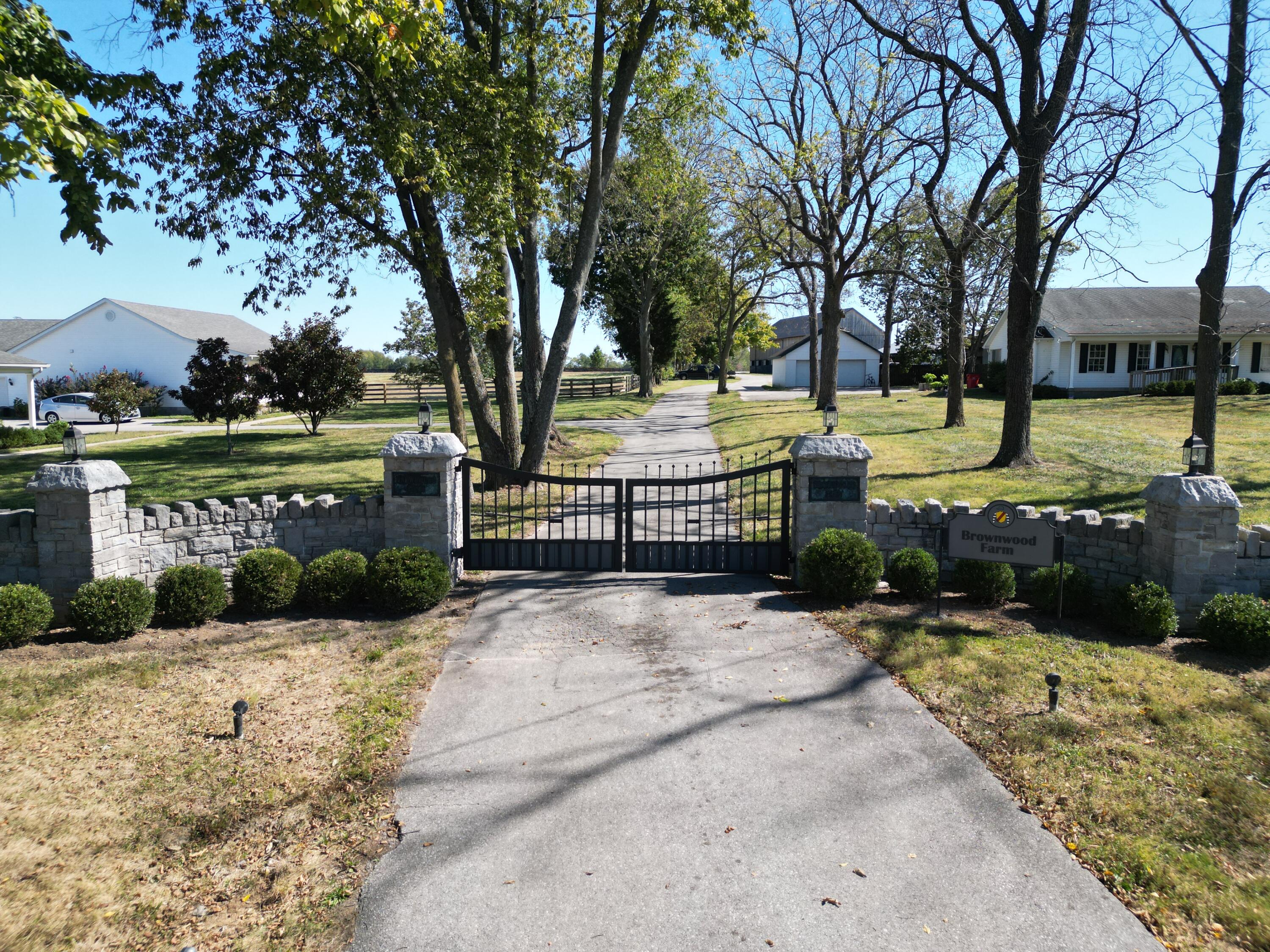 5657 Harrodsburg Road Property Photo 1