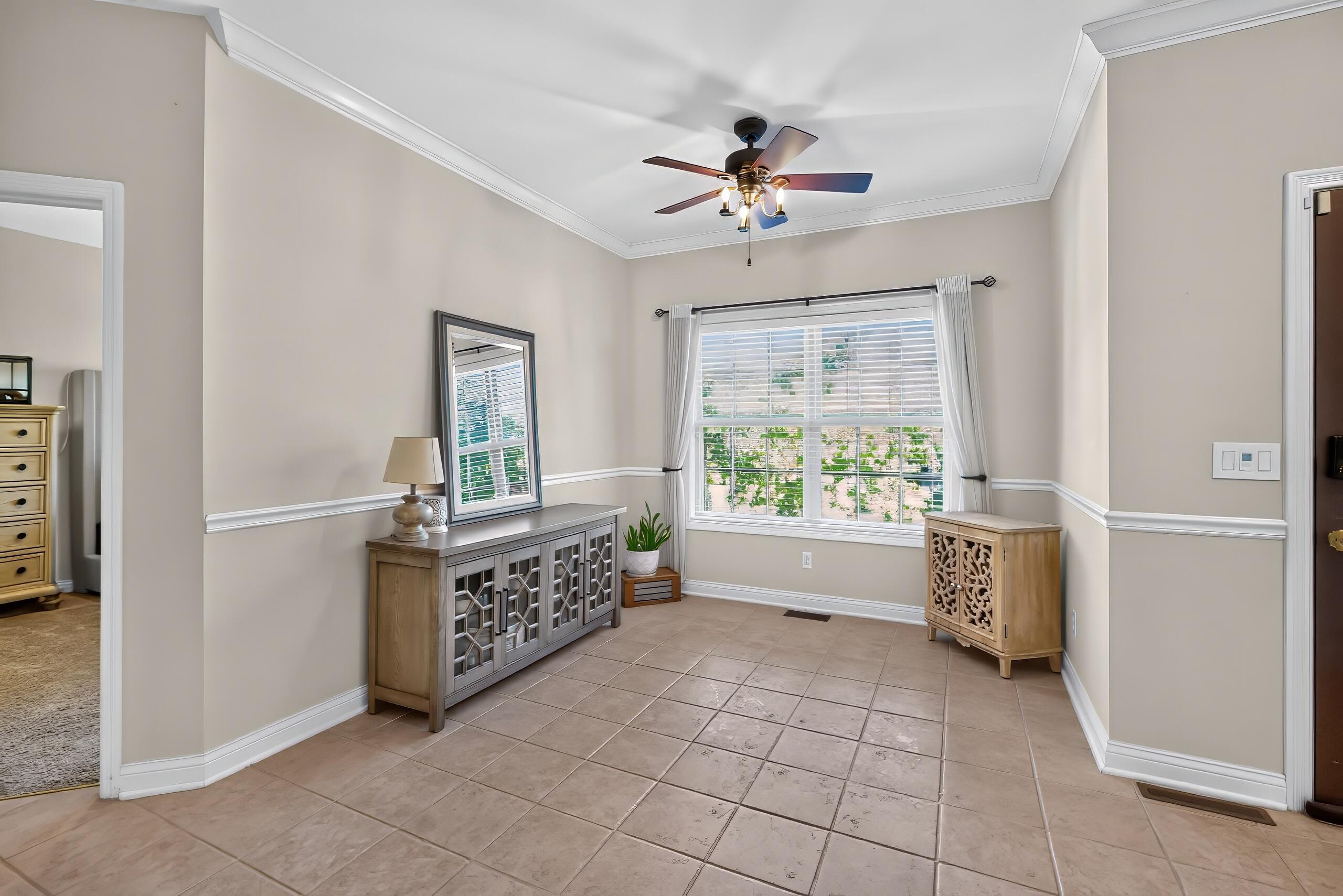 2209 Dunhill Lane Property Photo 4