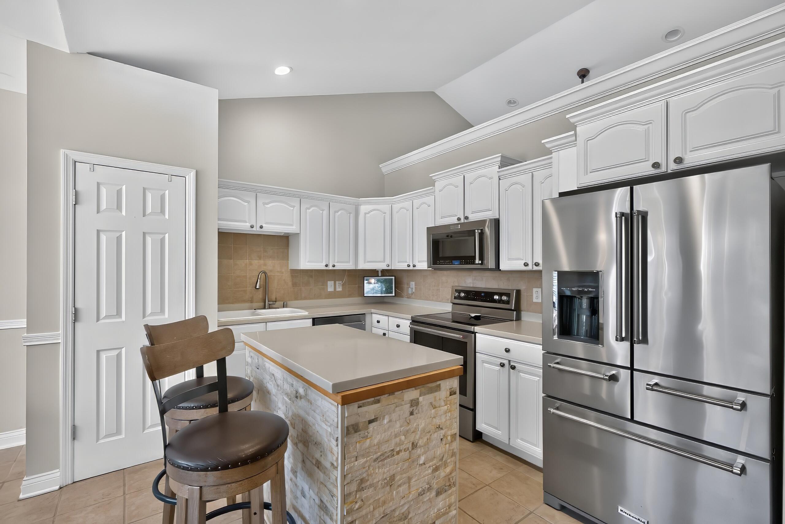 2209 Dunhill Lane Property Photo 8
