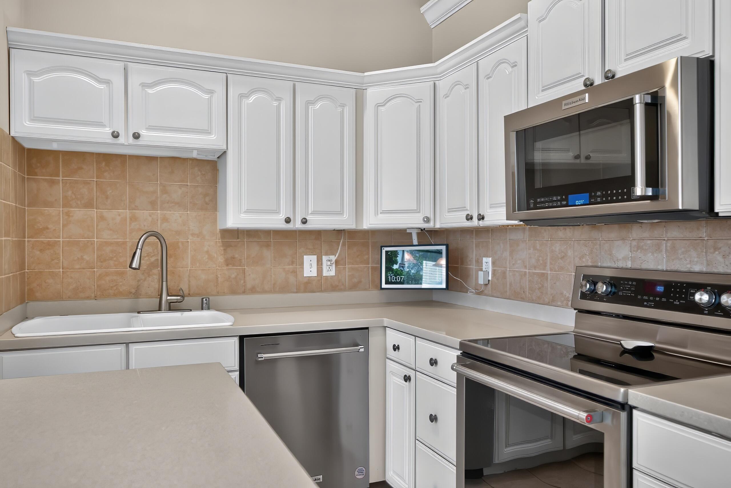 2209 Dunhill Lane Property Photo 10