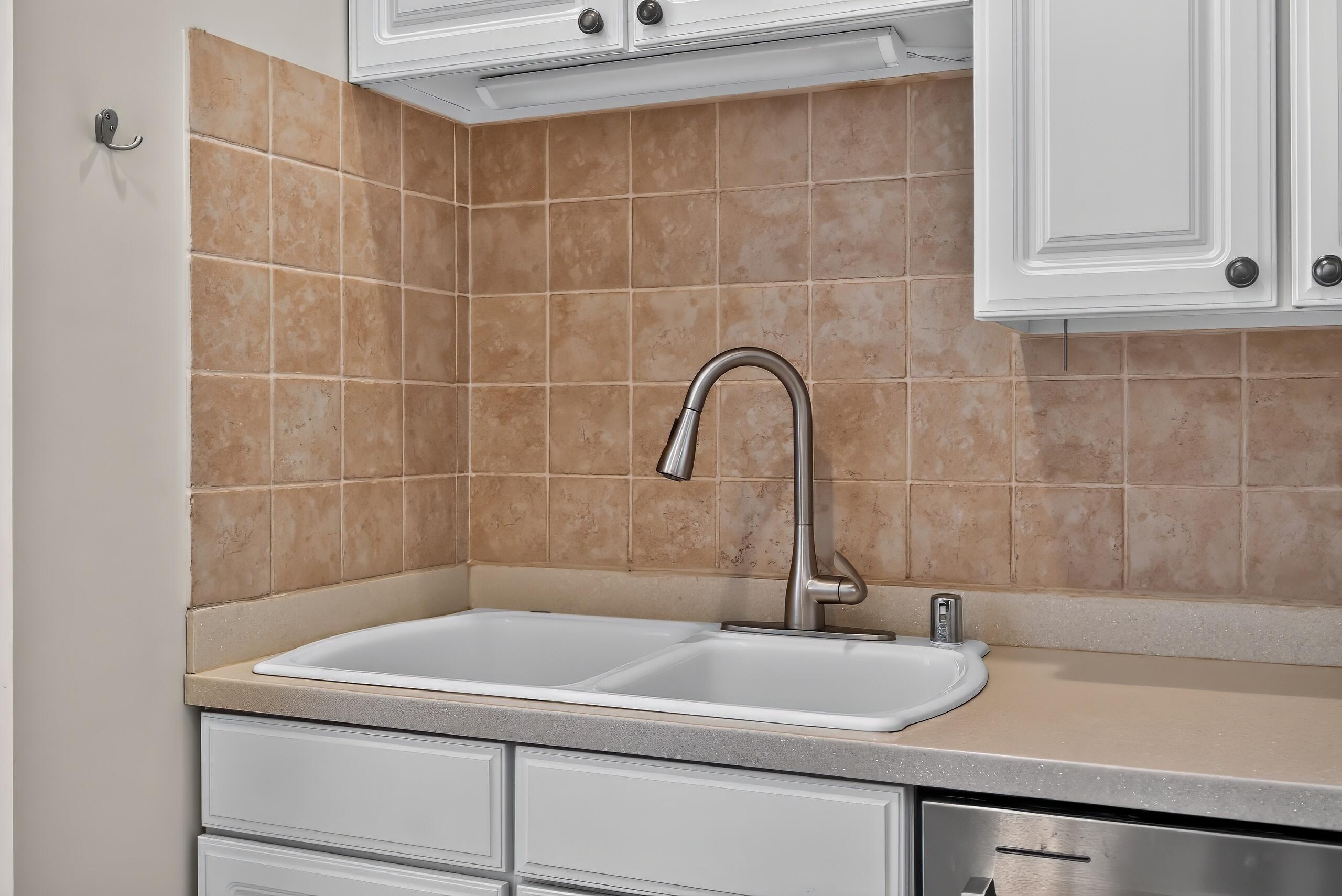 2209 Dunhill Lane Property Photo 11