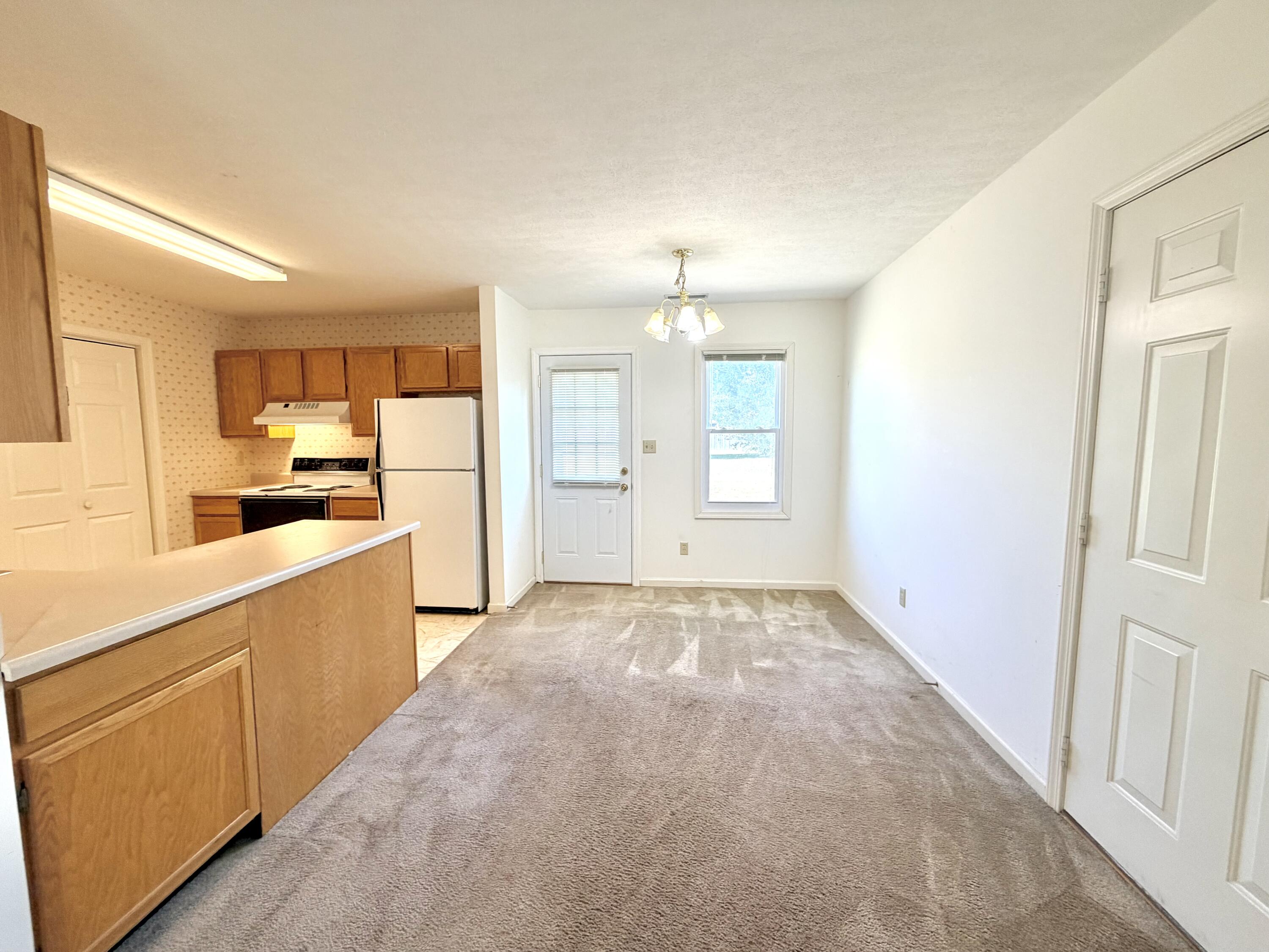 581 Foxfield Road Property Photo 4