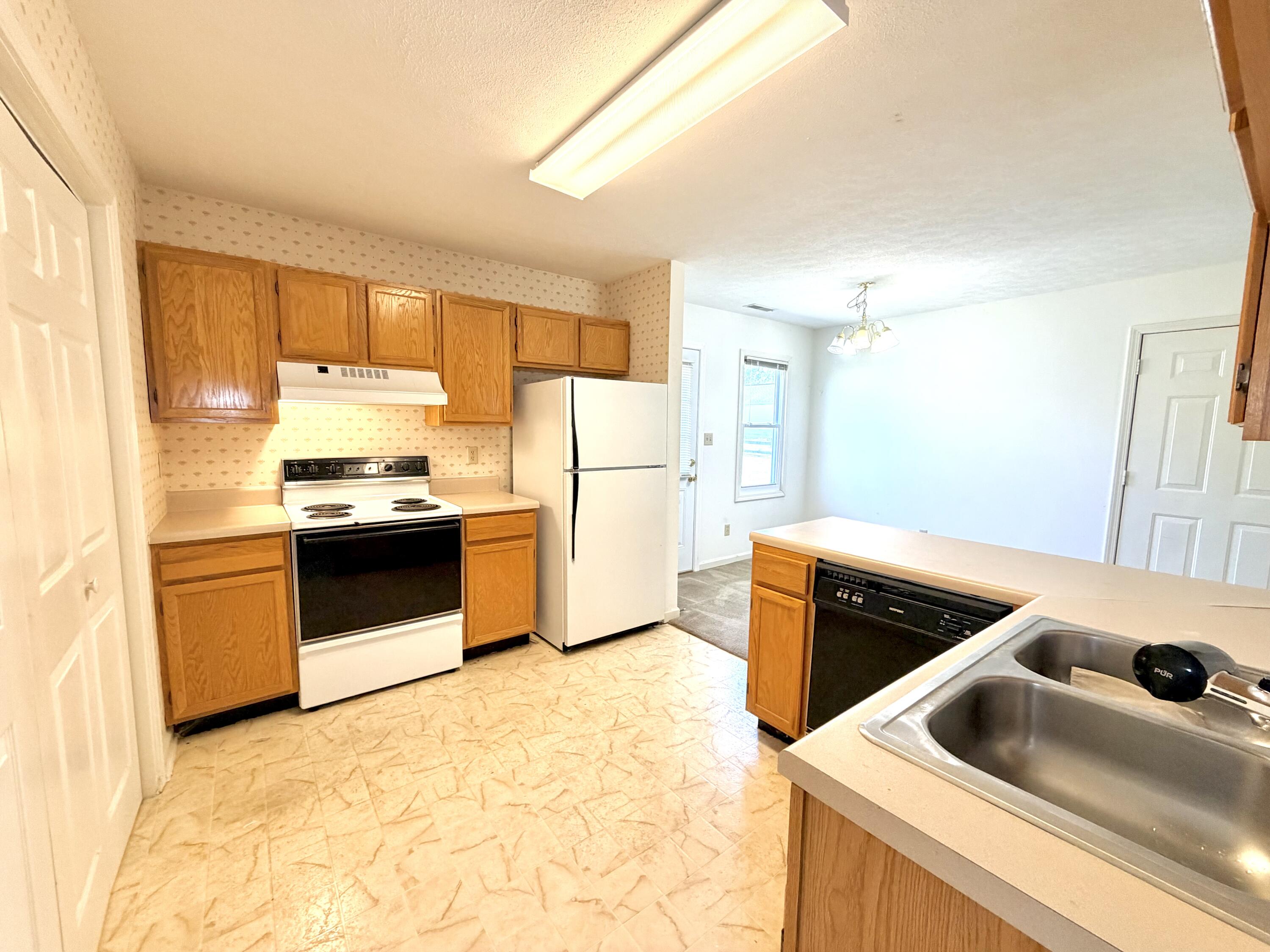 581 Foxfield Road Property Photo 7