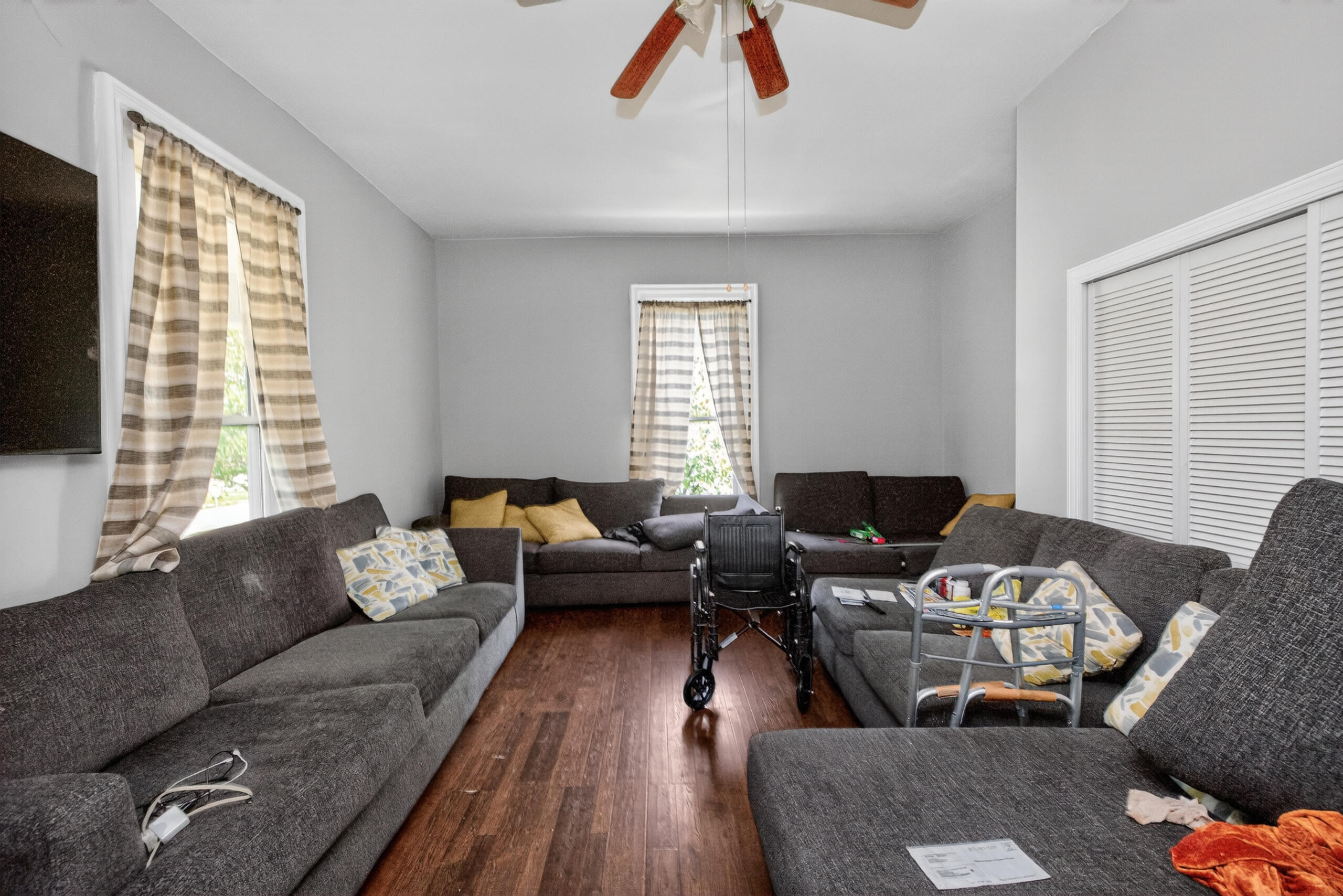 410 W Lexington Avenue Property Photo 7