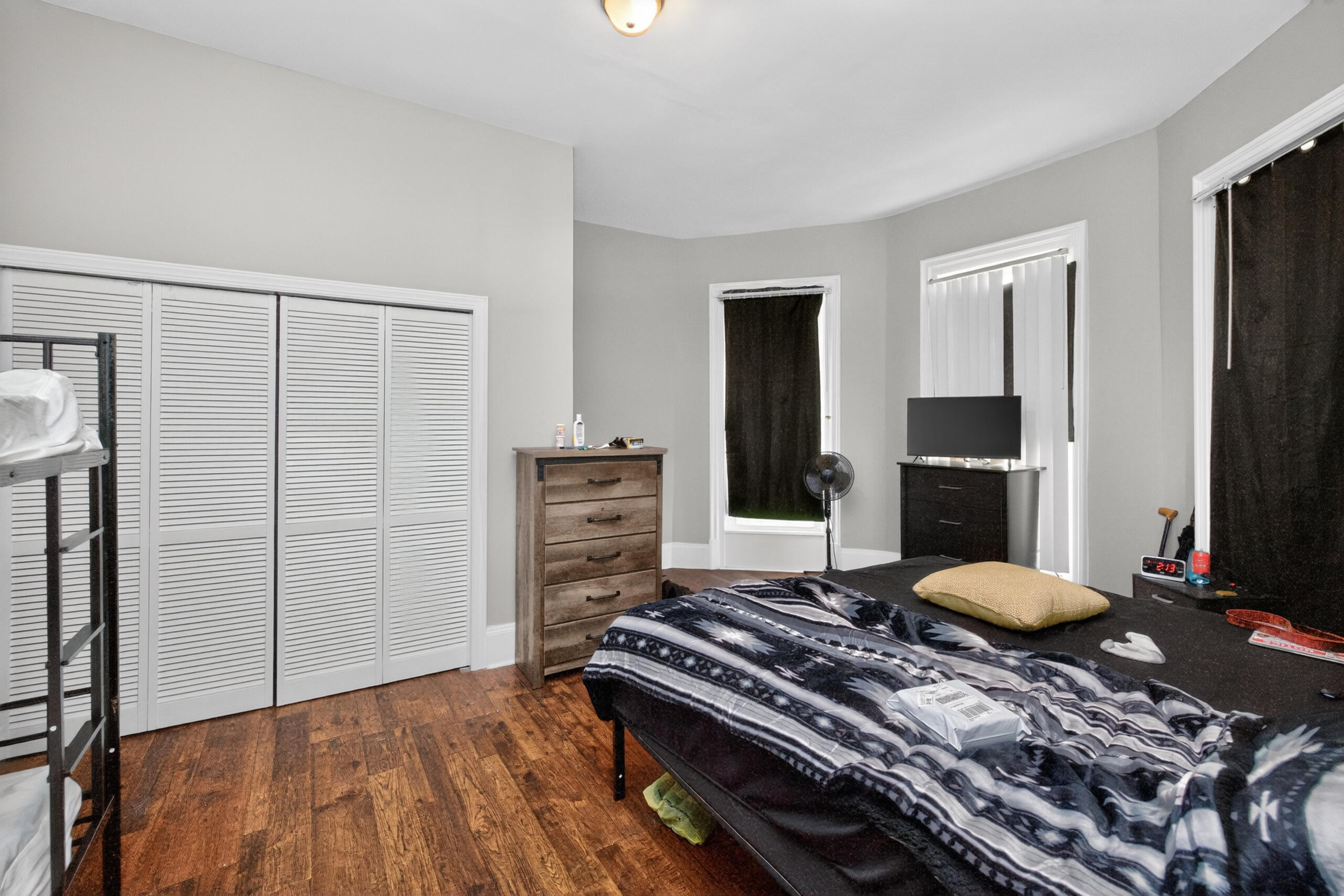 410 W Lexington Avenue Property Photo 9