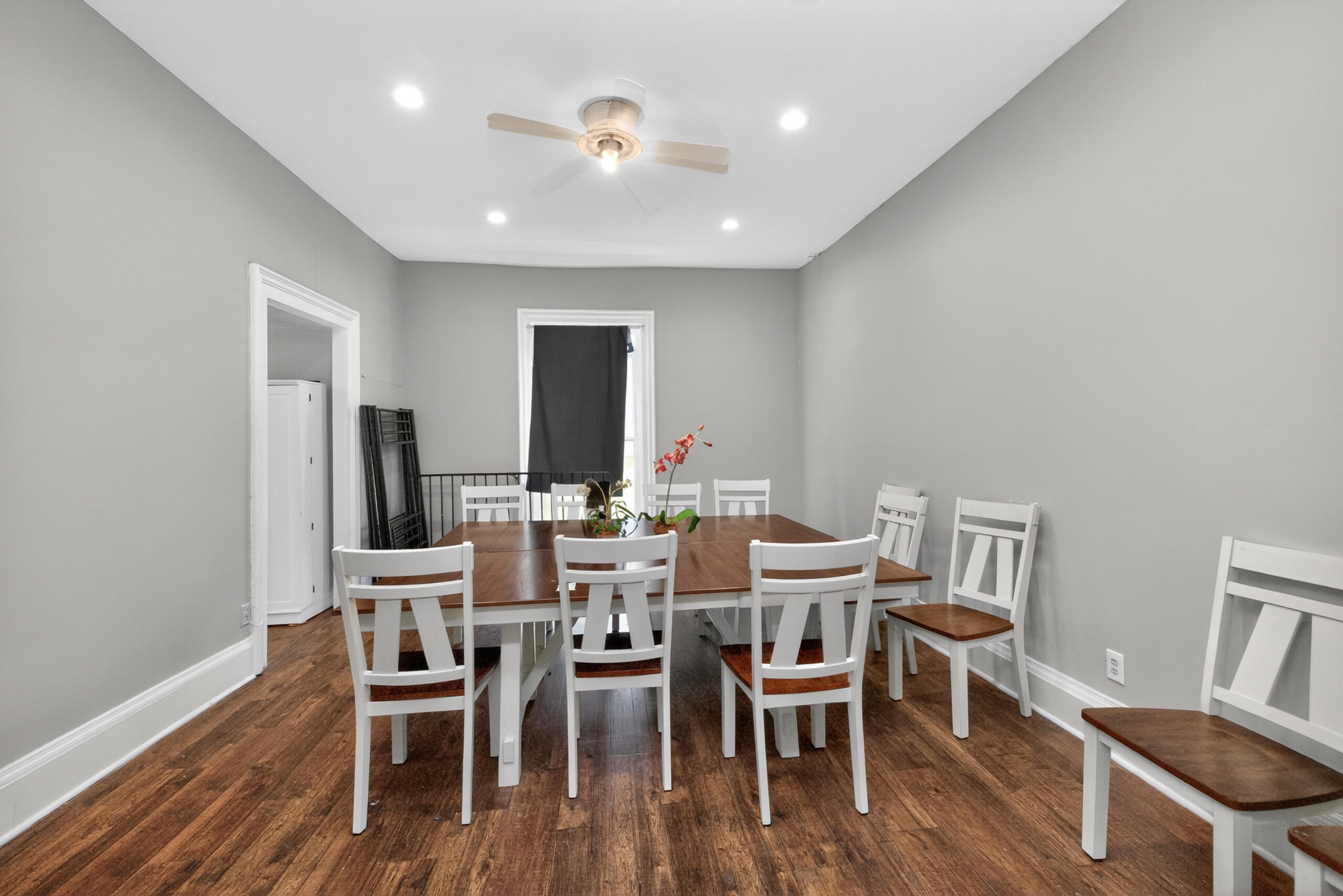 410 W Lexington Avenue Property Photo 10