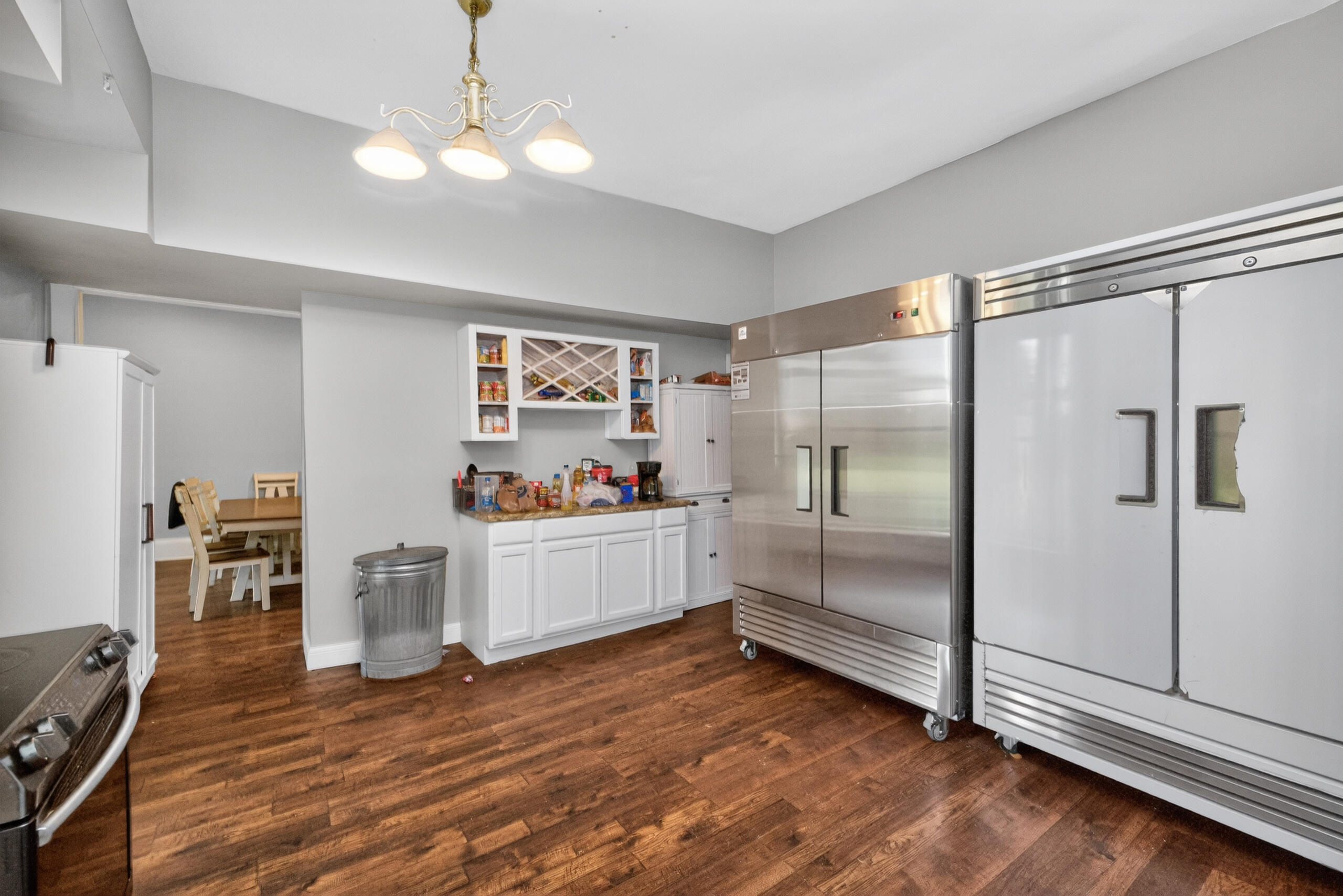 410 W Lexington Avenue Property Photo 17