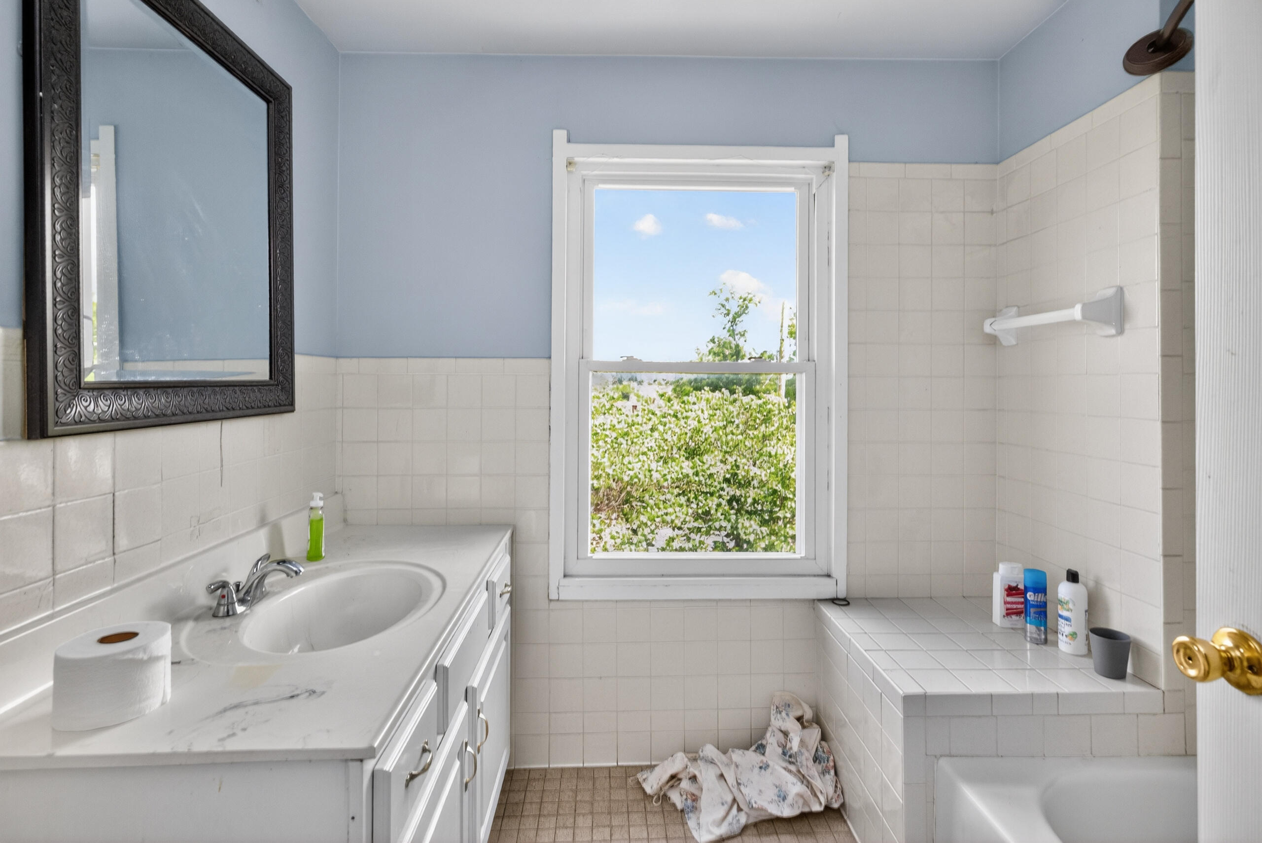410 W Lexington Avenue Property Photo 19