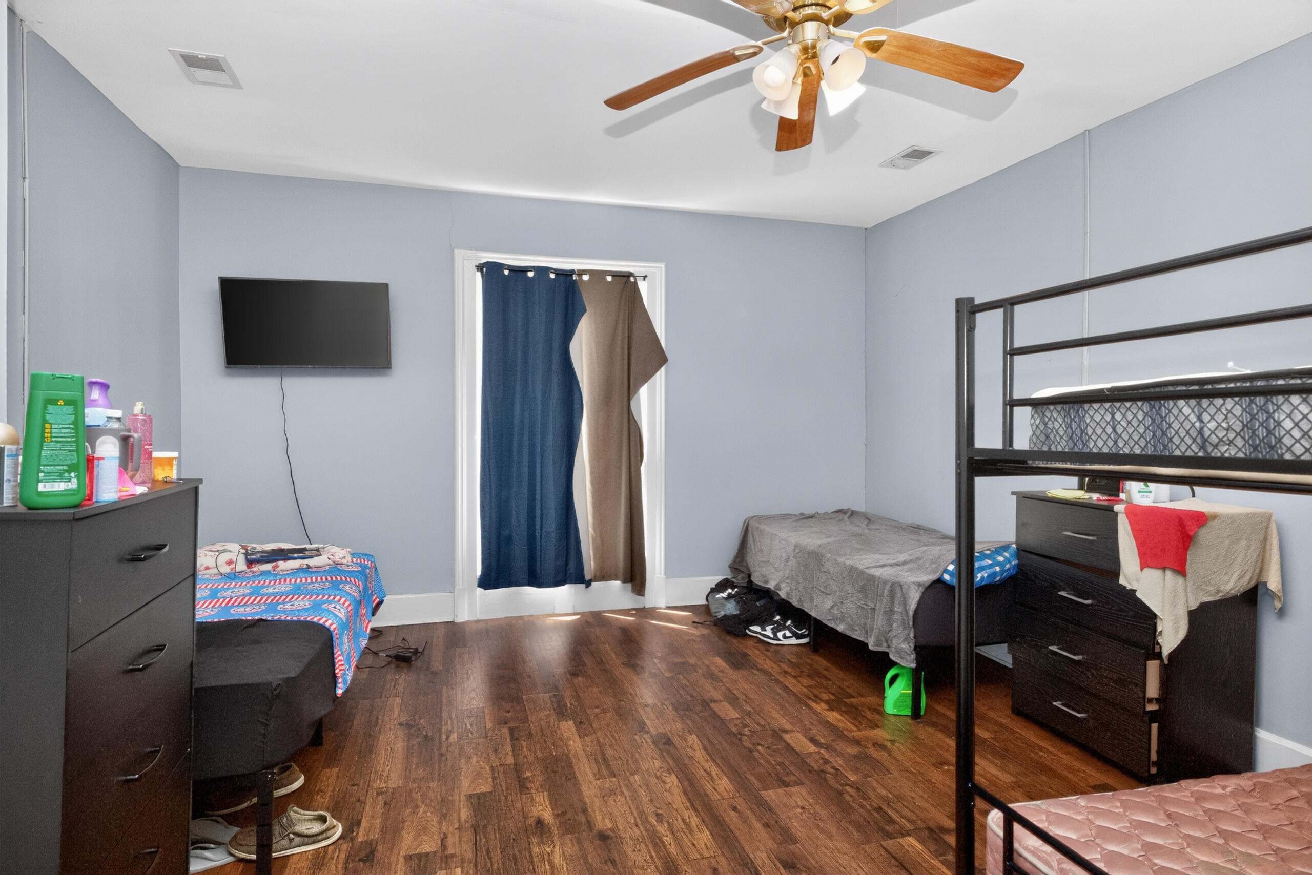 410 W Lexington Avenue Property Photo 21
