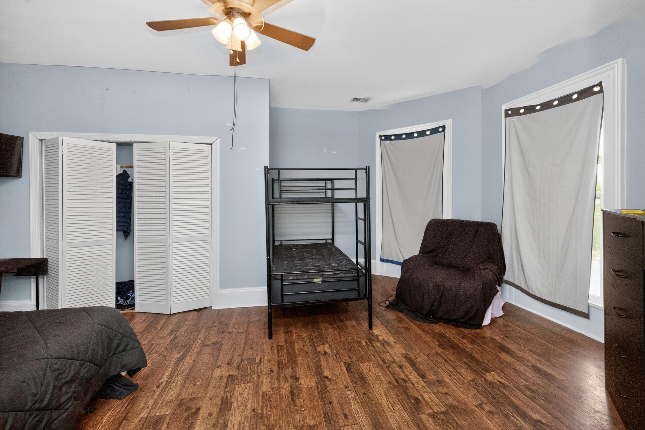 410 W Lexington Avenue Property Photo 23