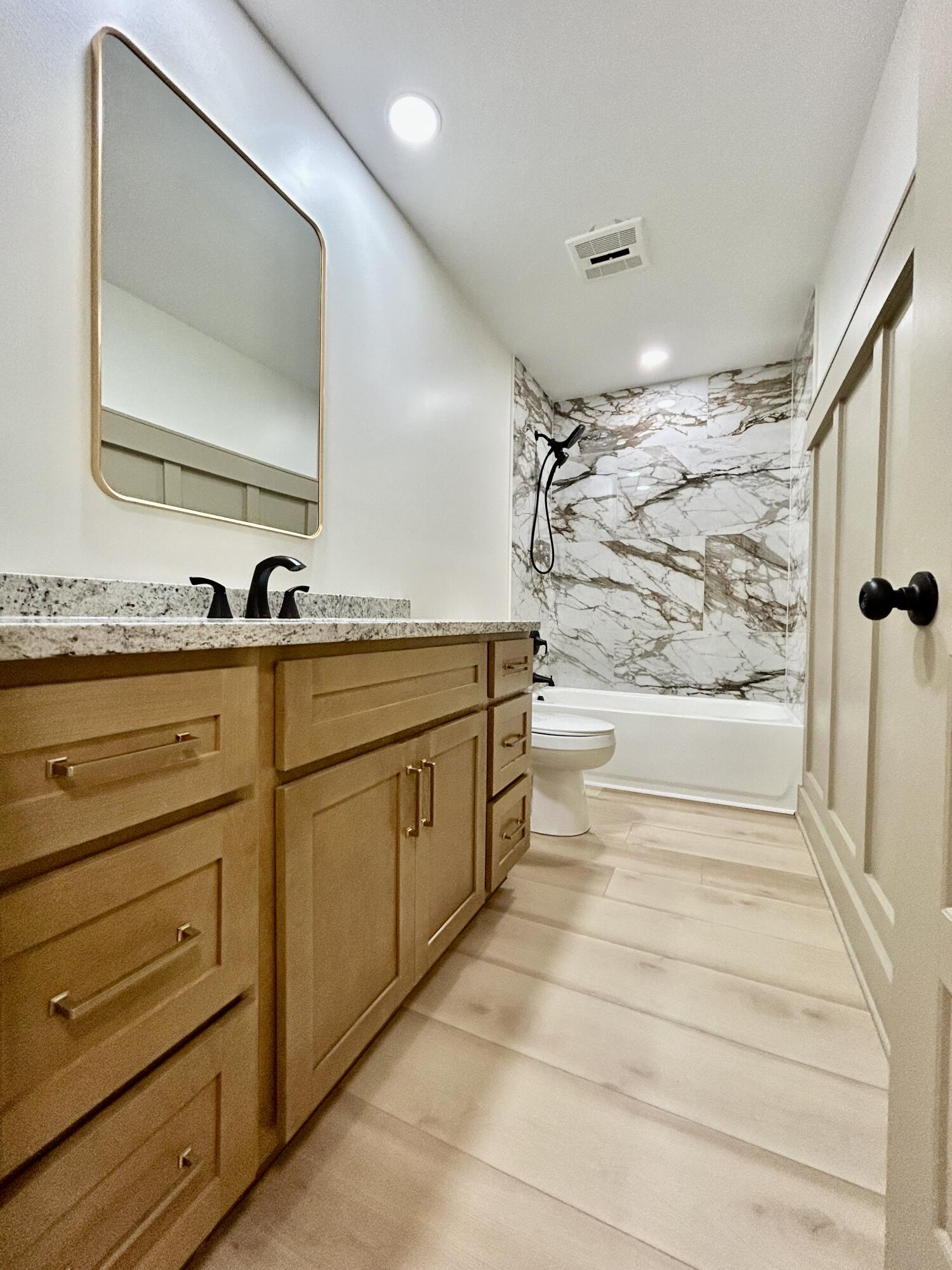 906 S Horseshoe Drive Property Photo 11