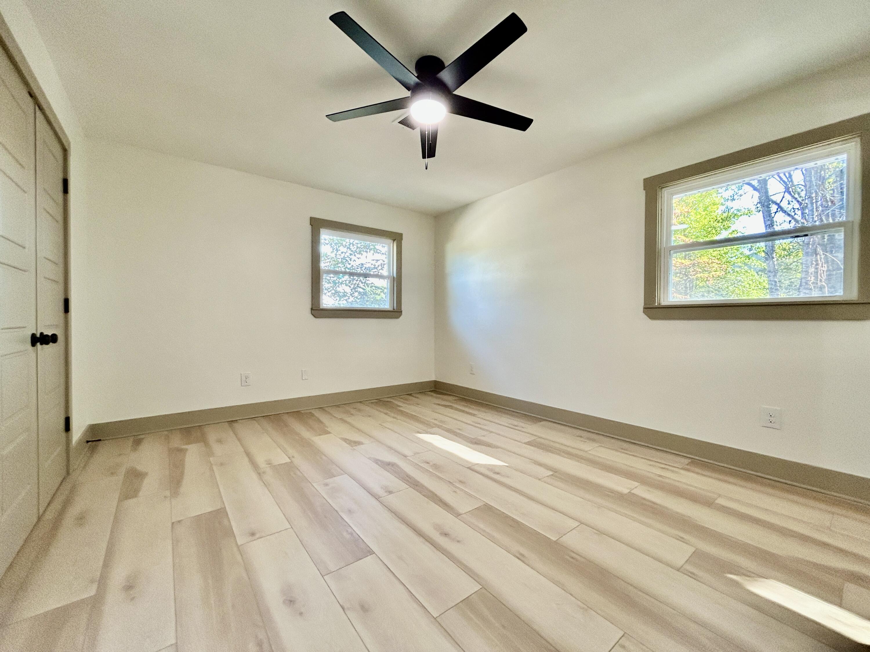 906 S Horseshoe Drive Property Photo 14