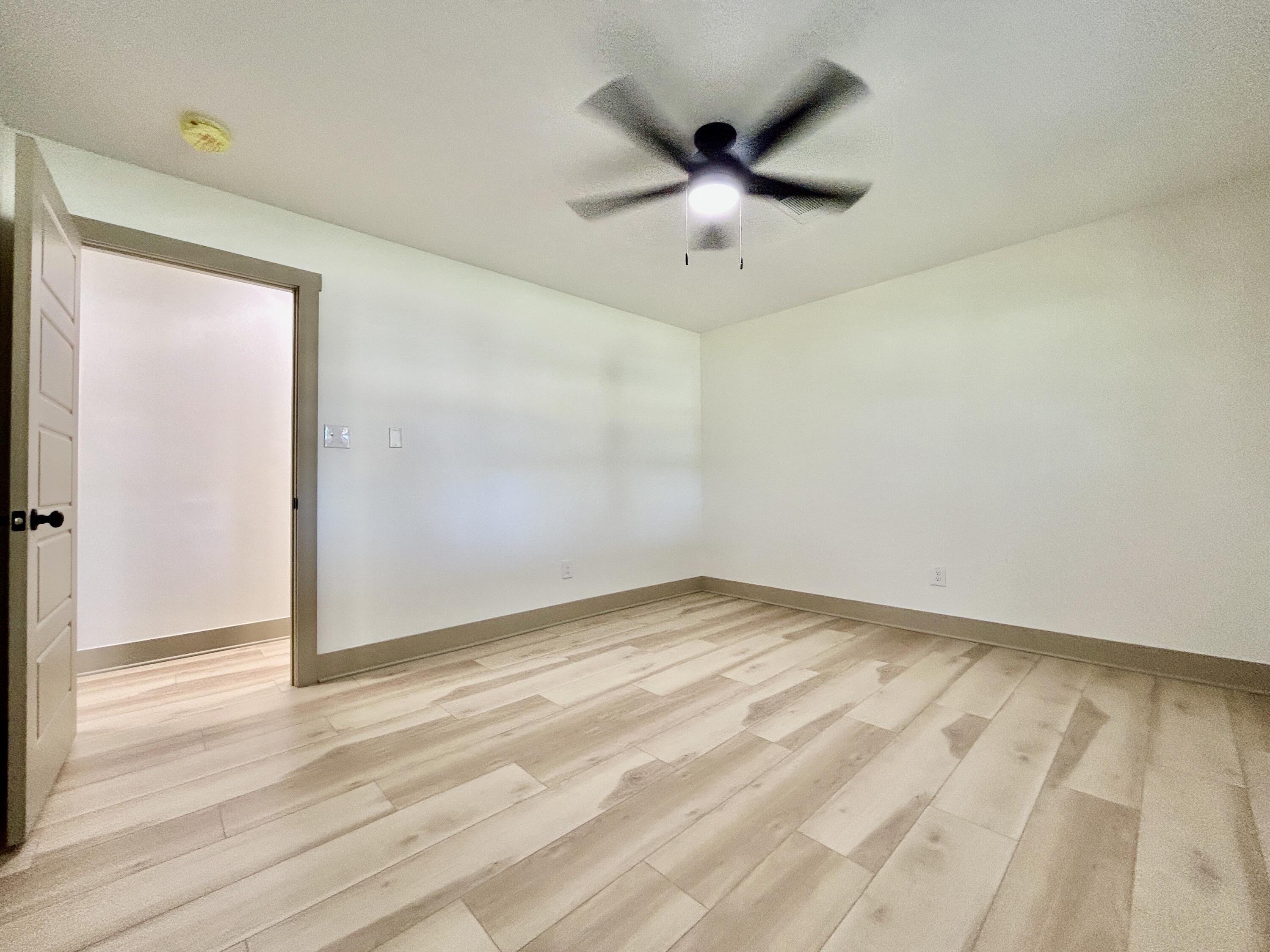 906 S Horseshoe Drive Property Photo 21