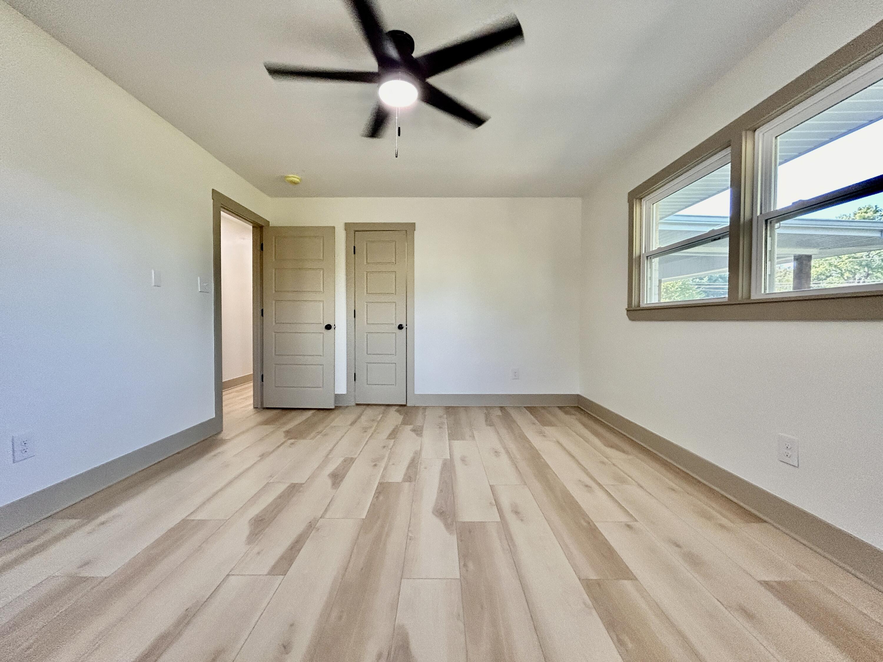 906 S Horseshoe Drive Property Photo 23