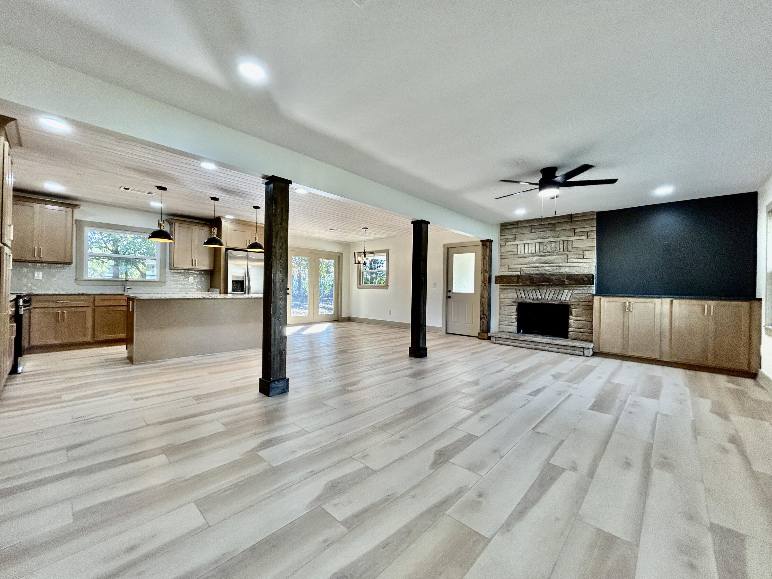 906 S Horseshoe Drive Property Photo 32